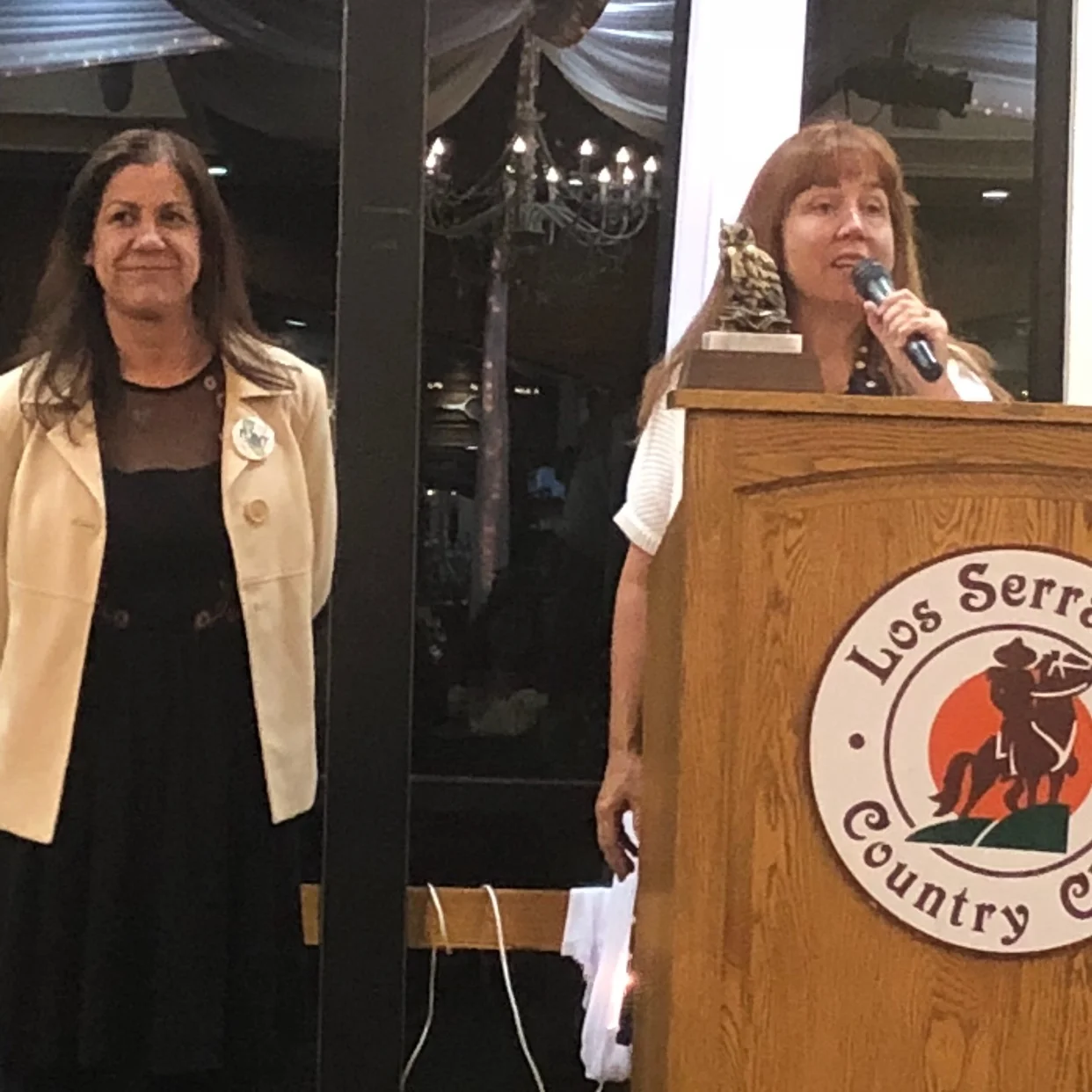 Laura Gaber, MVTA President, honoring Leticia Urias, Vice President and Bargaining Team Member.