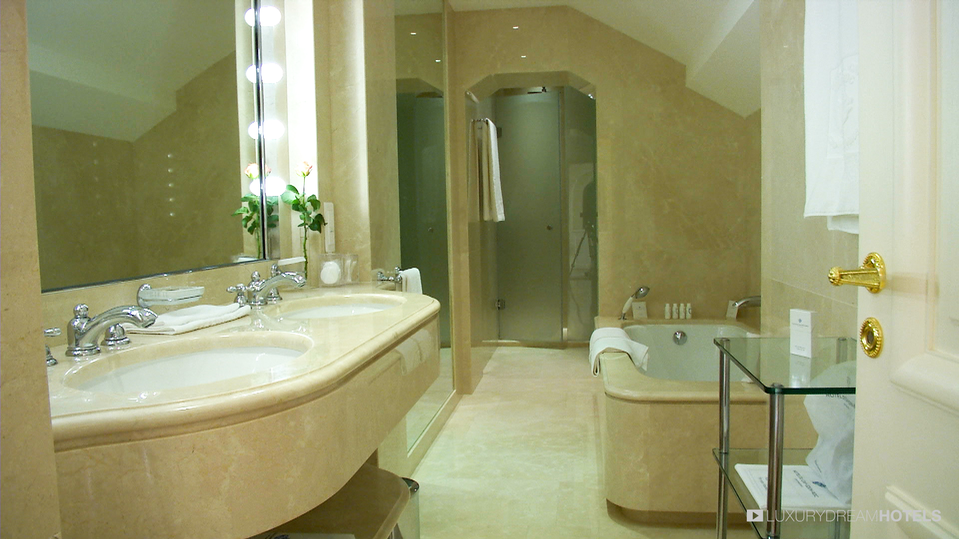 Hotel-Du-Cap-Eden-RocBathroom.jpg