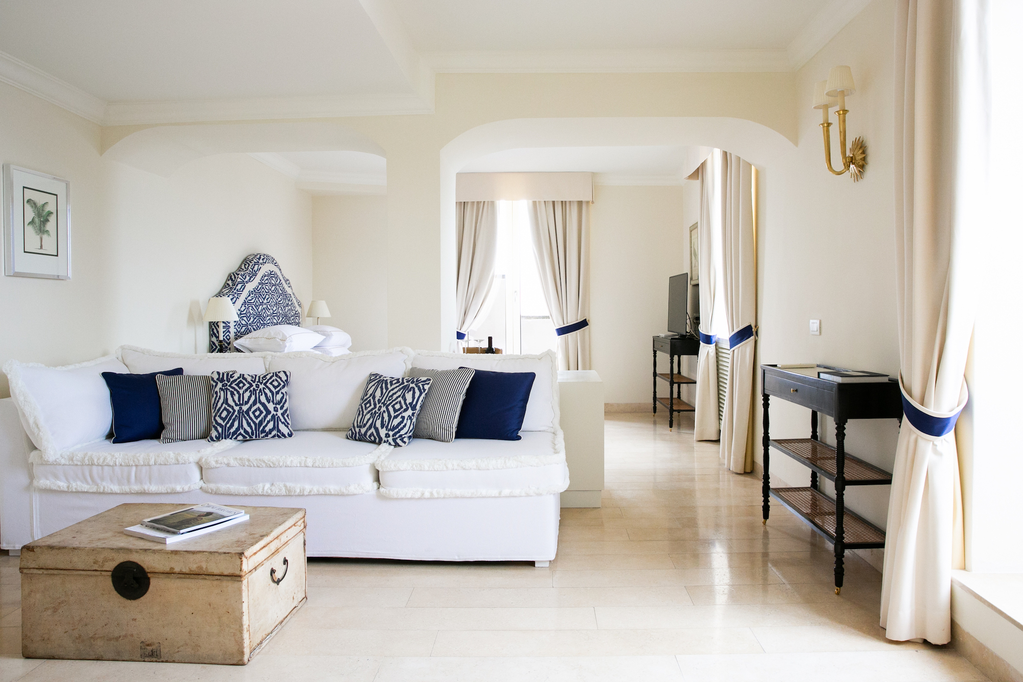 Bellevue Suite 1.jpg