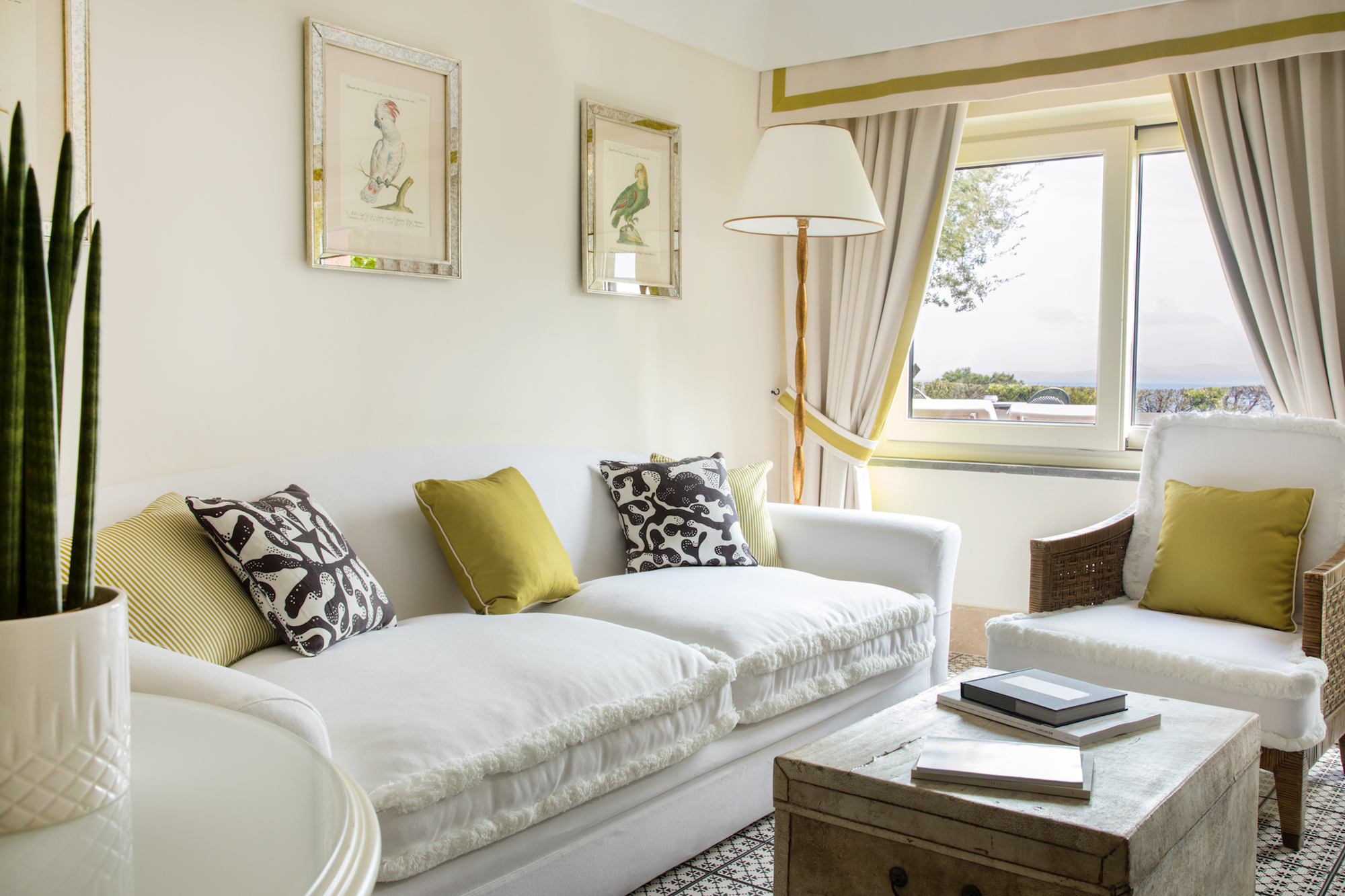 Deluxe Suite 8.jpg