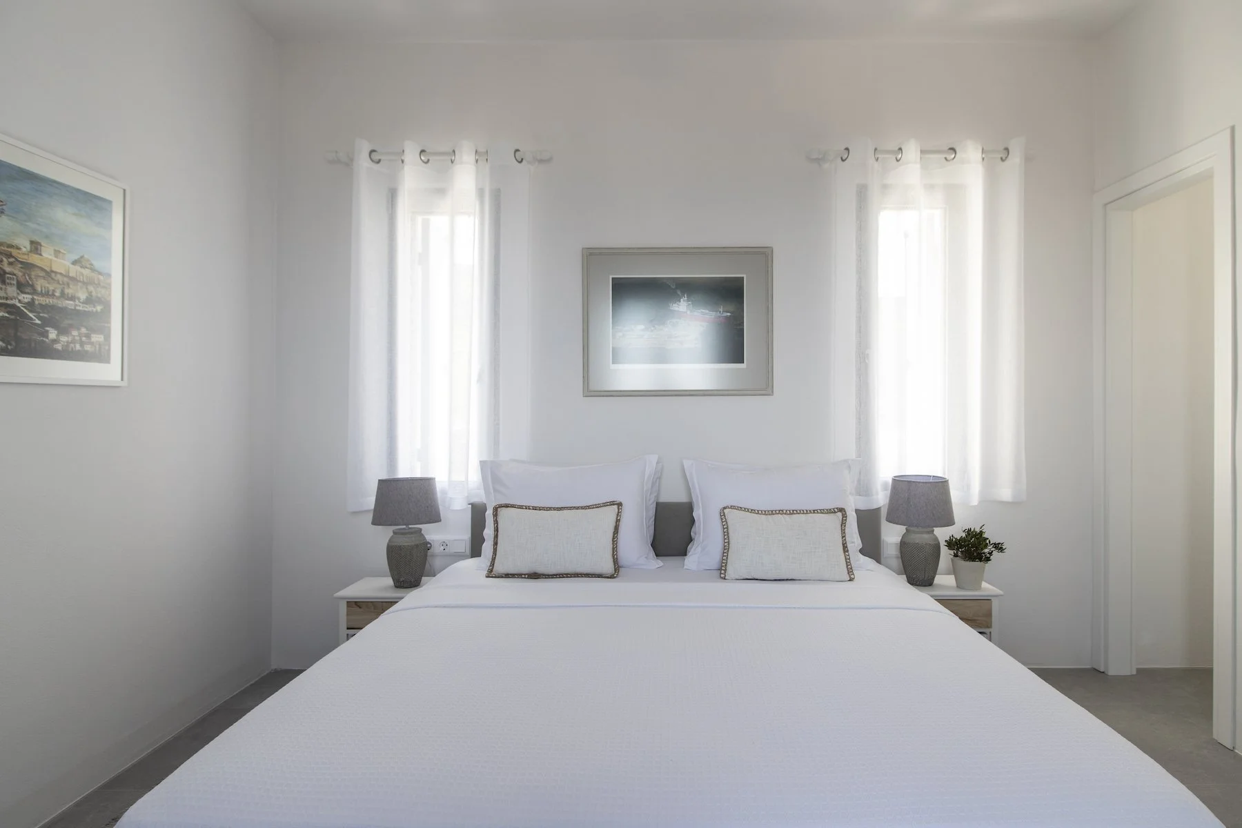 UPPER LEVEL ROOM.jpg