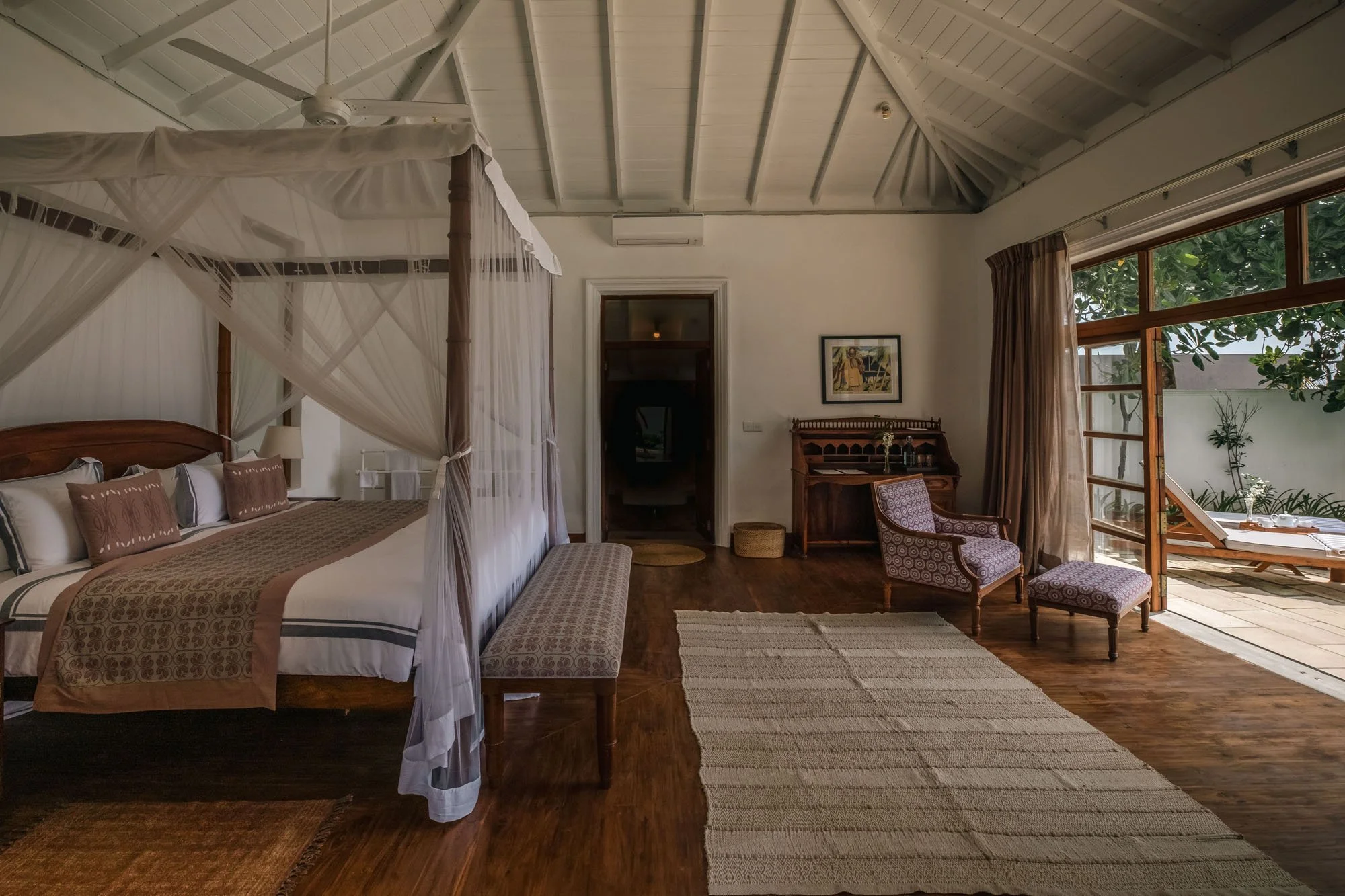 Master pool suite2 .jpg