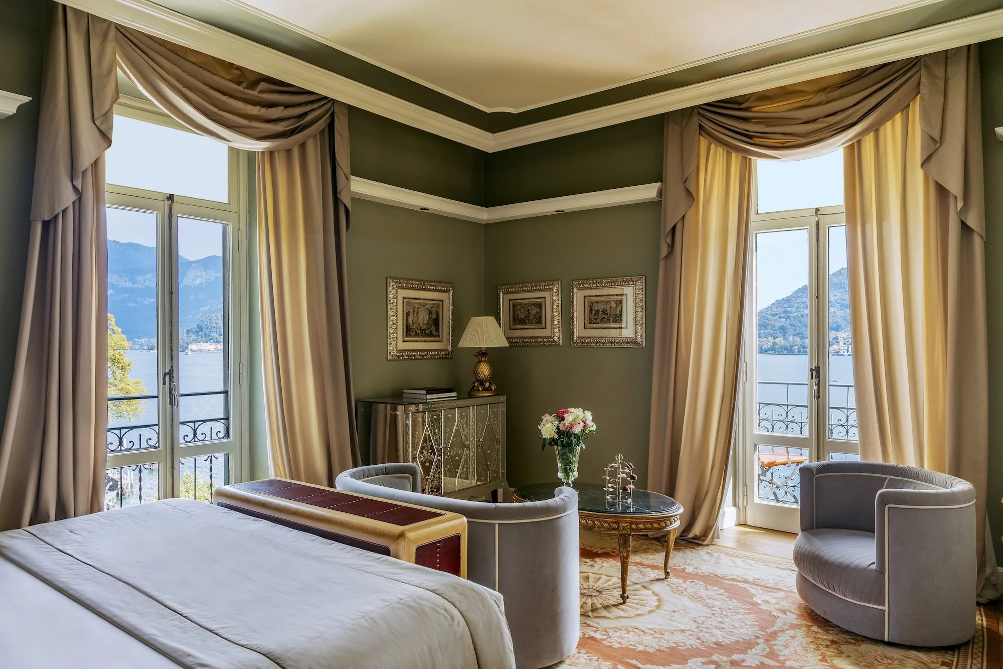 8 - Lake View Deluxe Room.jpg