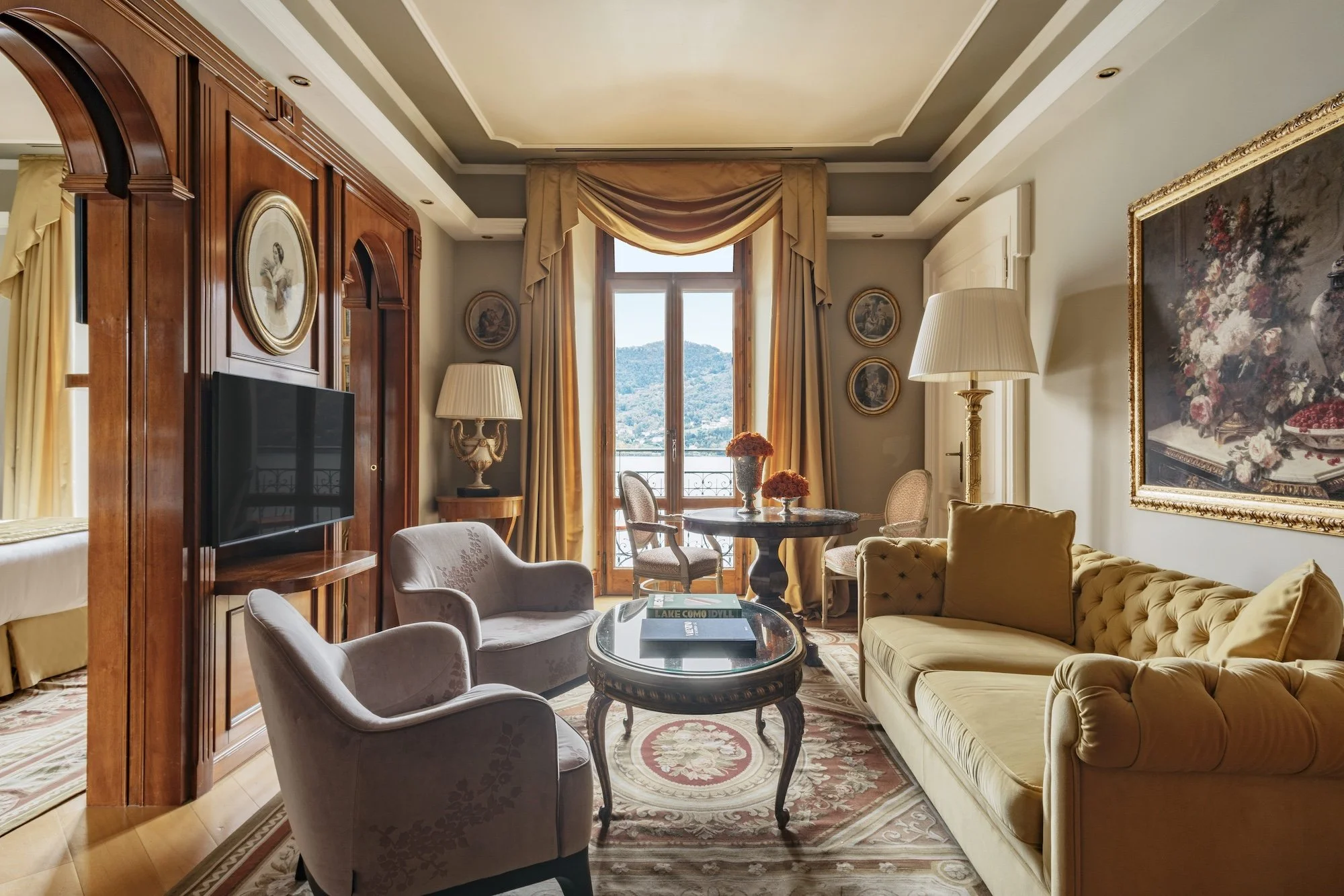 10 - Signature Suite - Living room.jpg