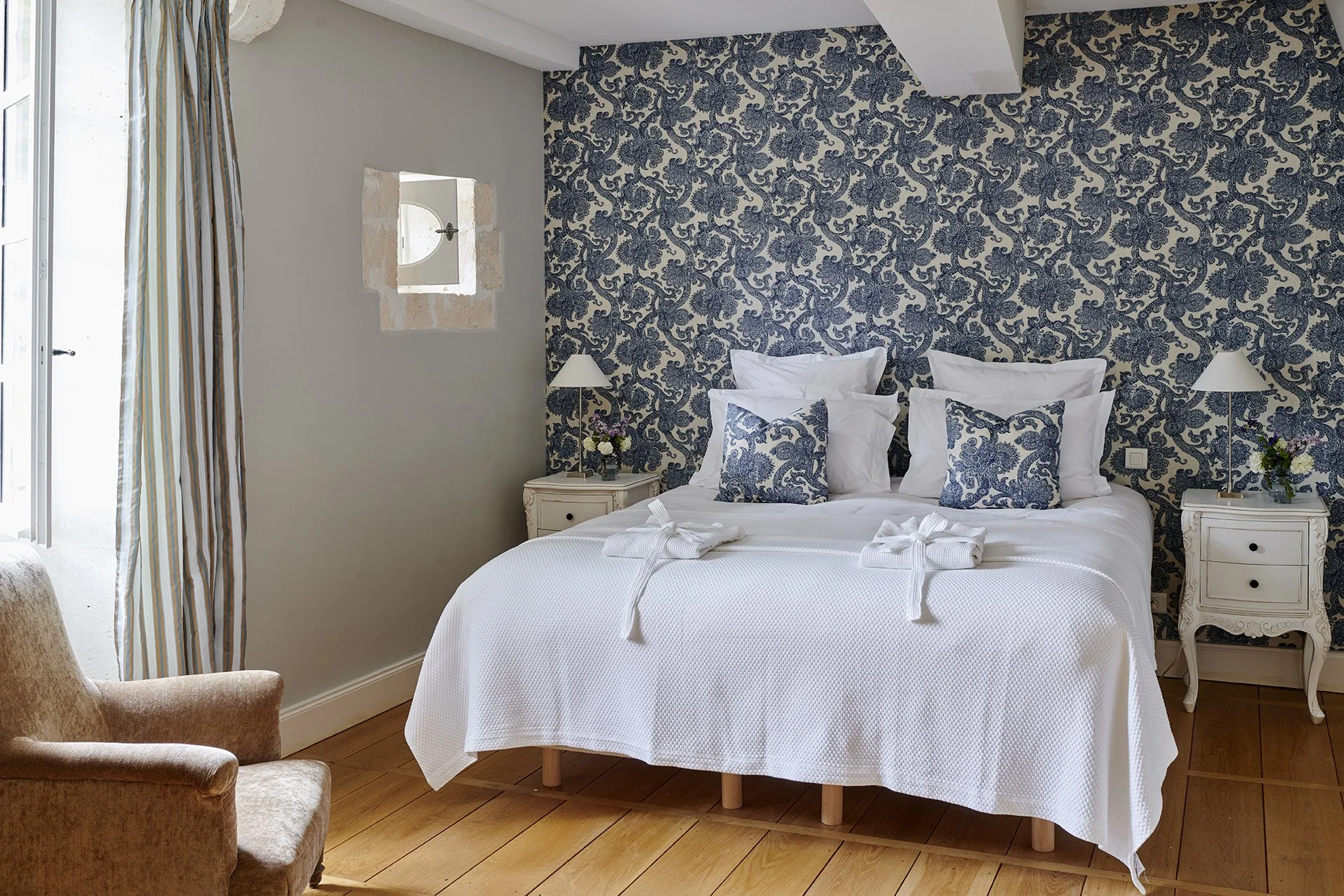 Aqua bedroom.jpg