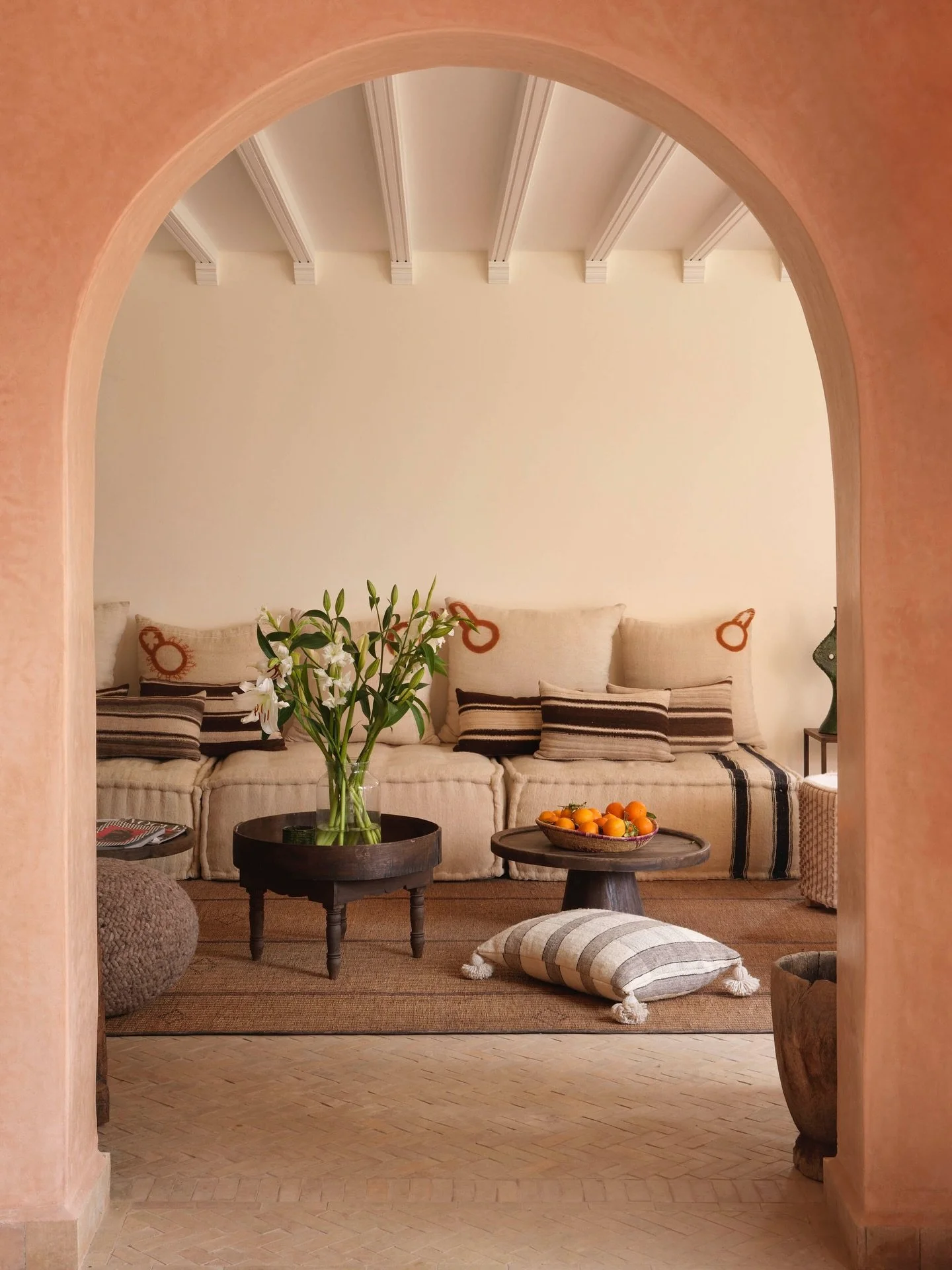 A stunning private villa in Marrakech...

Located in the peaceful surrounding countryside outside Marrakech, Kasbah Tameslohte offers views of the Atlas Mountains, citrus groves and olive trees at every turn.

This exclusive vacation rental villa ble