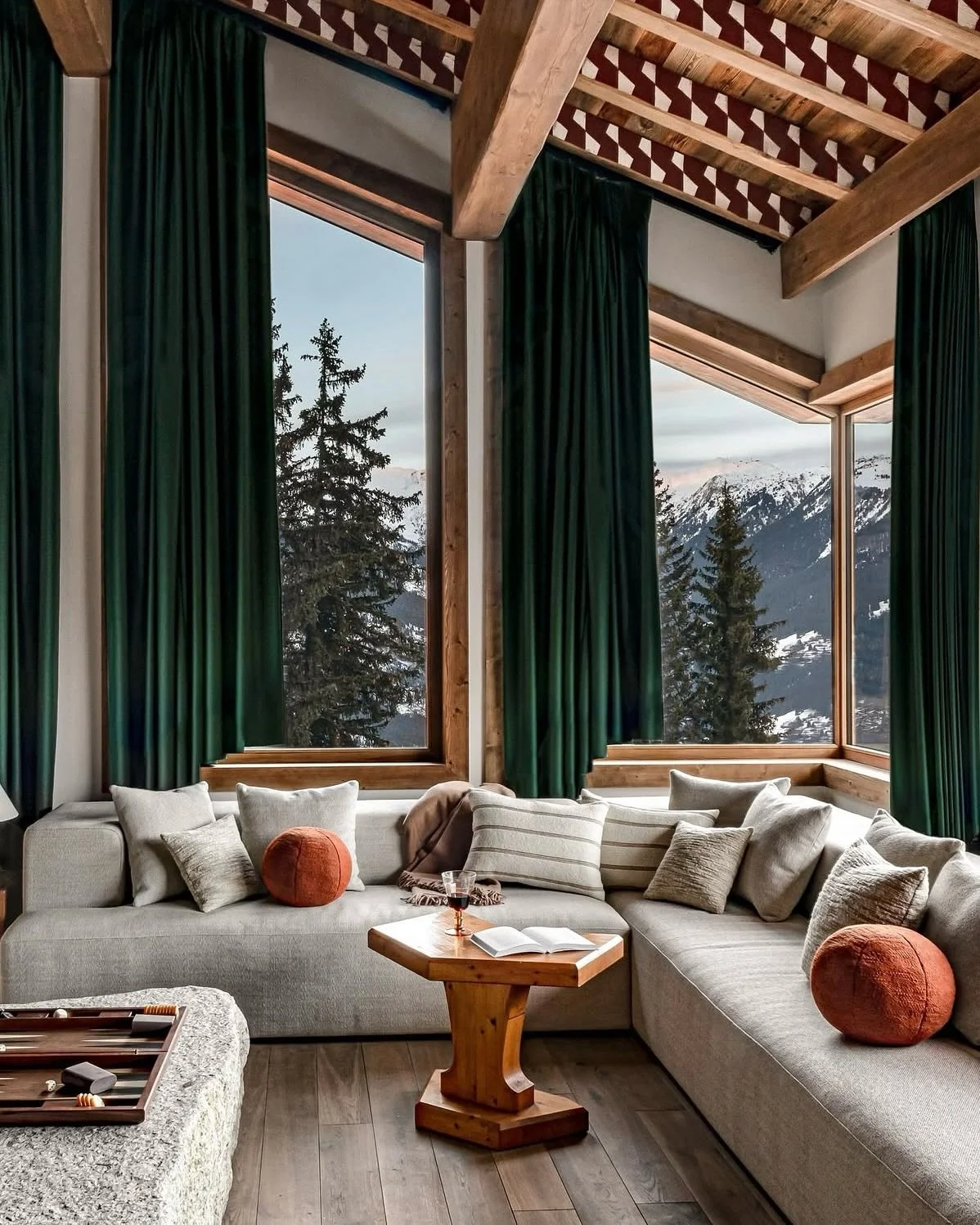 Last-minute festive escape? Chalet Aurore 1550 is available Christmas week at a special rate. 

Located in the picturesque village of Courchevel in the French Alps, Chalet Aurore 1550 is a magnificent 8 bedroom retreat that offers an unforgettable al