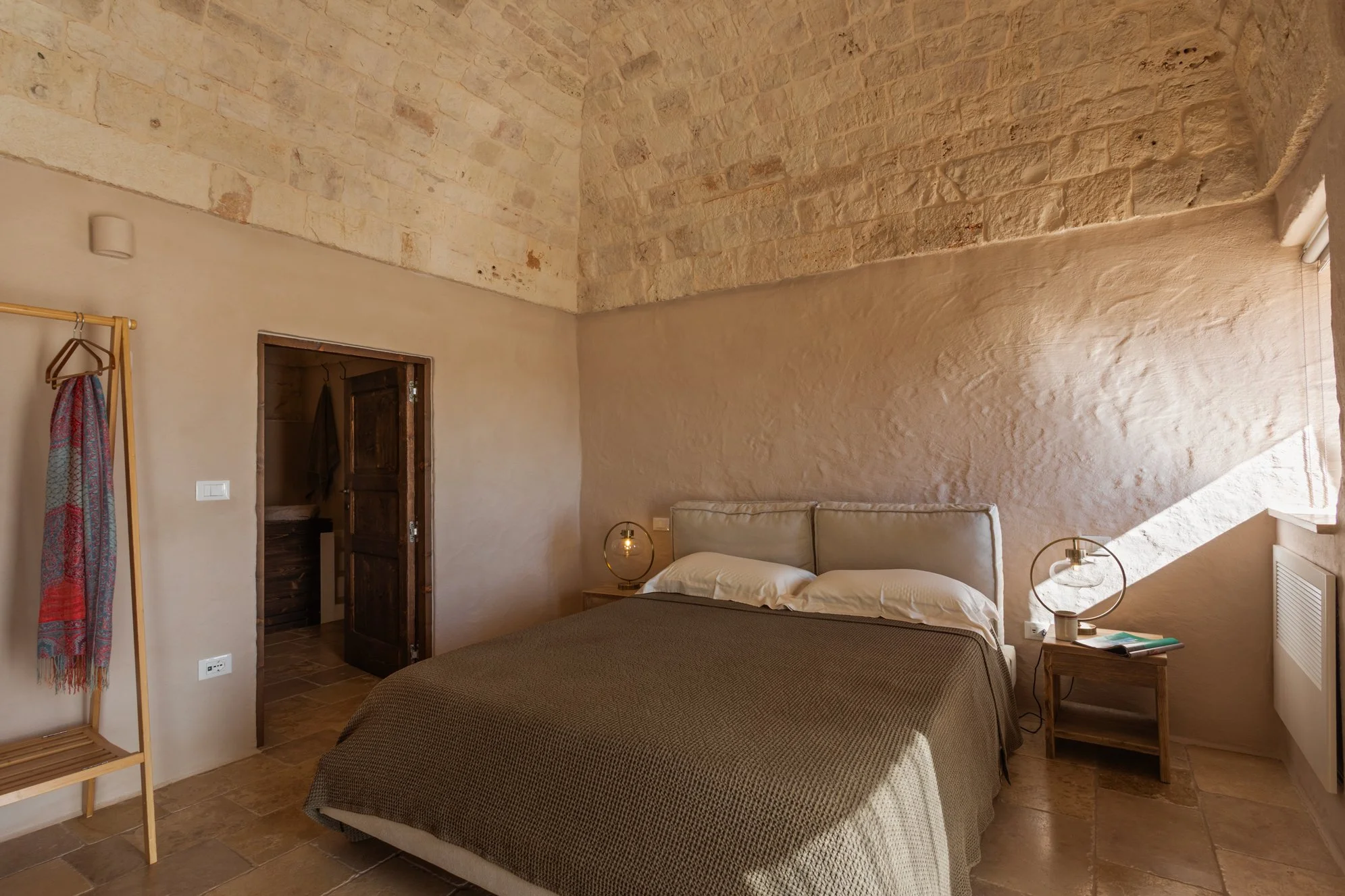 VillaRocca_OttoneRoom_01.jpg