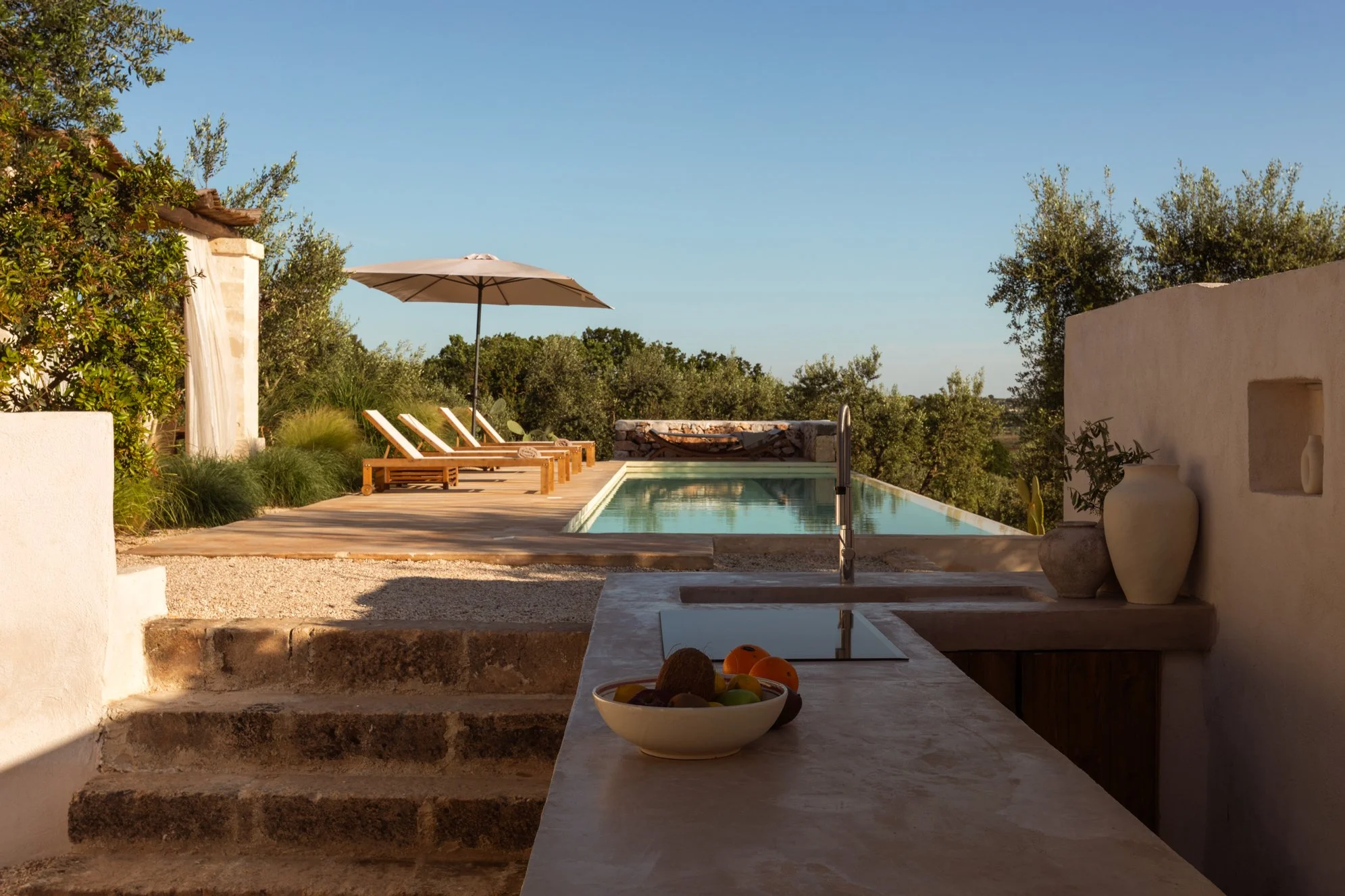 VillaRocca_outsidekitchen_05.jpg