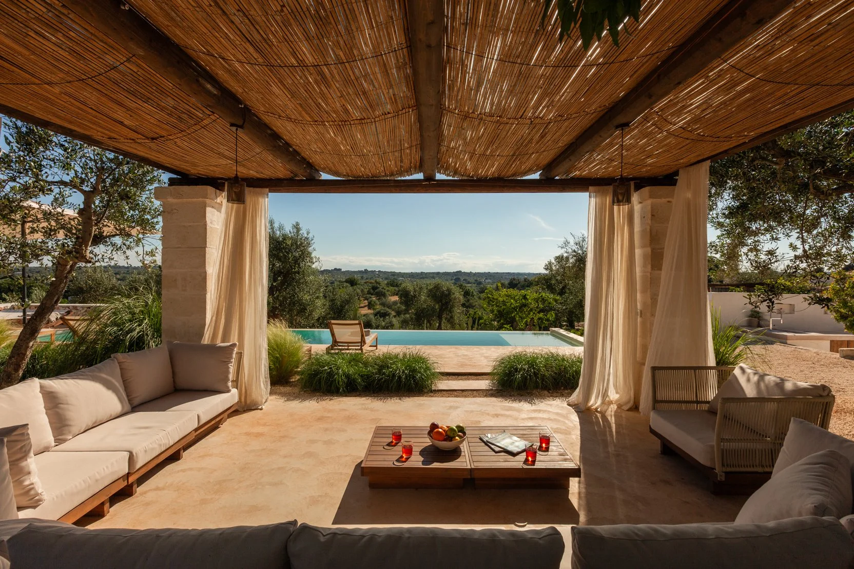 VillaRocca_poolarea_34.jpg