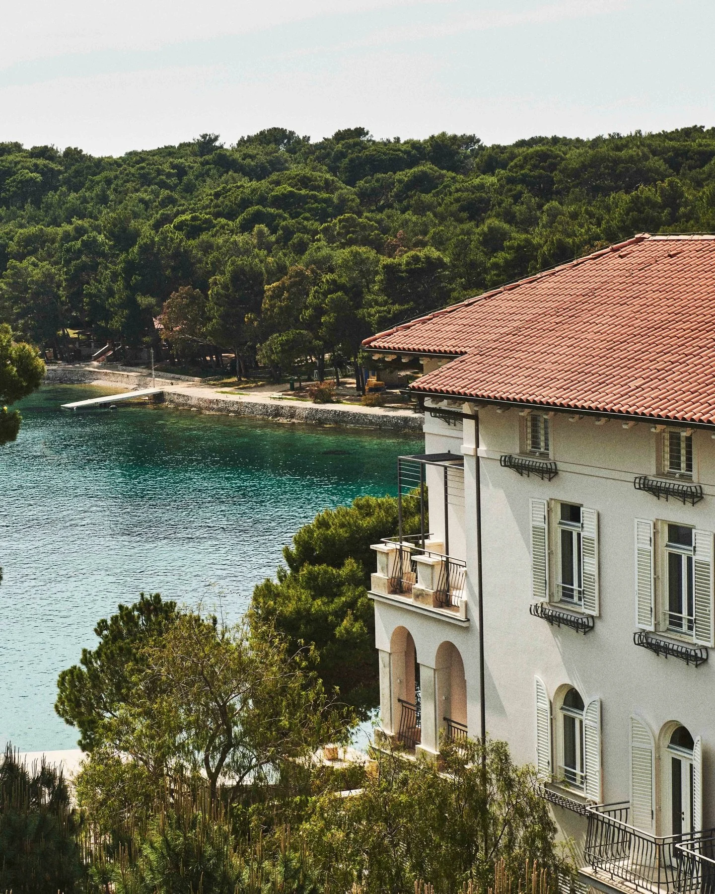 The private 10 bedroom Villa Hortensia, offers a private beach on Lo&scaron;inj Island, providing a peaceful and exclusive setting. The estate features a swimming pool, sun terraces, and a beautifully landscaped garden. Inside, you&rsquo;ll find spac