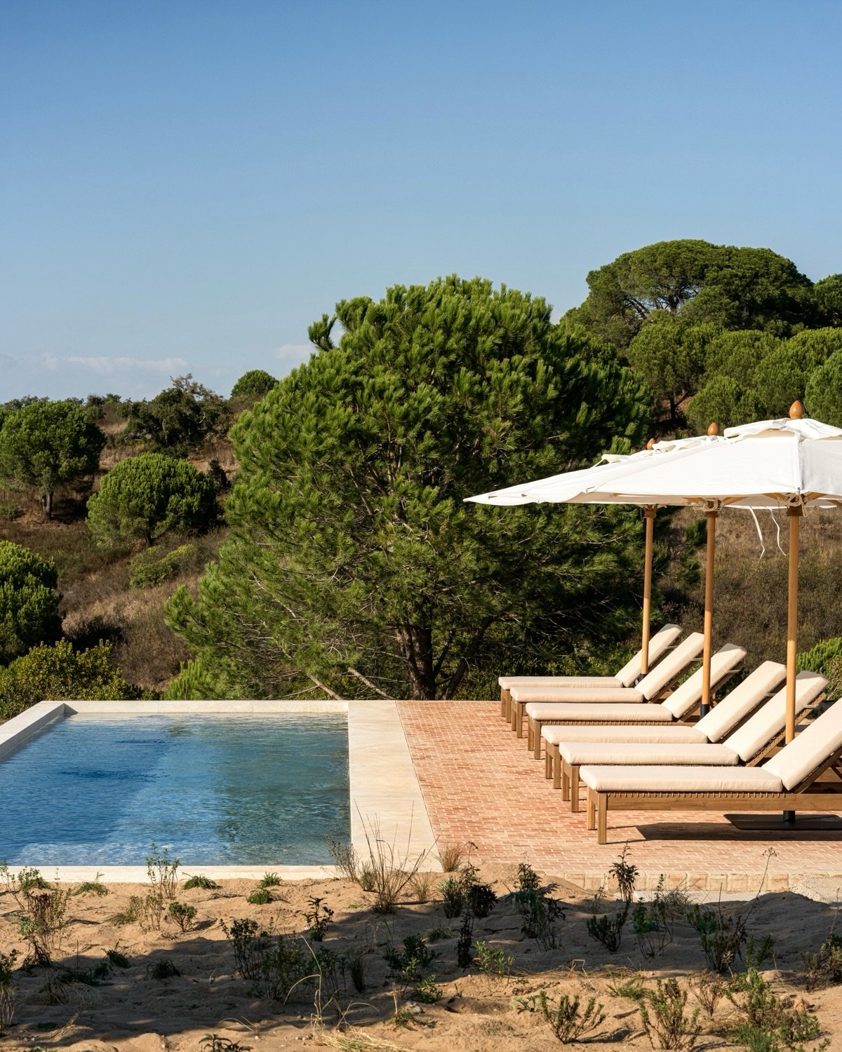 A SANCTUARY OF WELLNESS IN MELIDES 🌿

Set between forest and ocean on Portugal&rsquo;s Alentejo coast, this 5 bedroom private sanctuary in Melides was designed for a slower, more restorative way of living and fully focused on wellness. 

Villa Rosa 