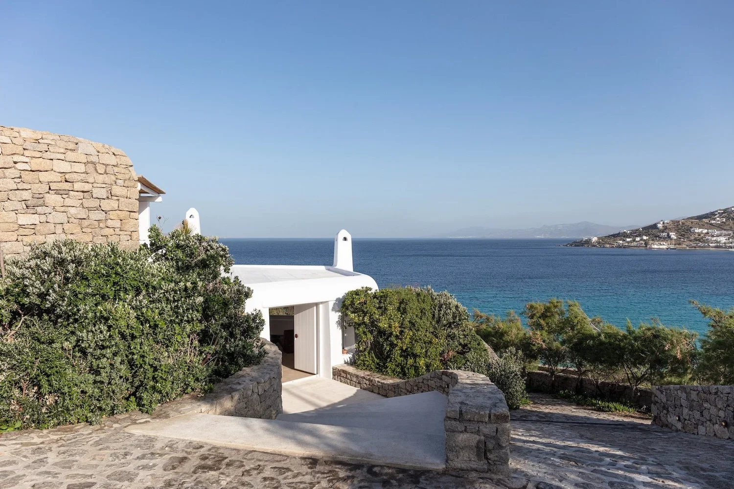 Travel to Greece - Voyager Club - Discover Greece with Voyager Club - Greece Luxury Travel - Greece Travel - Bespoke Travel - Vacation Rental Greece - Private Villas Greece