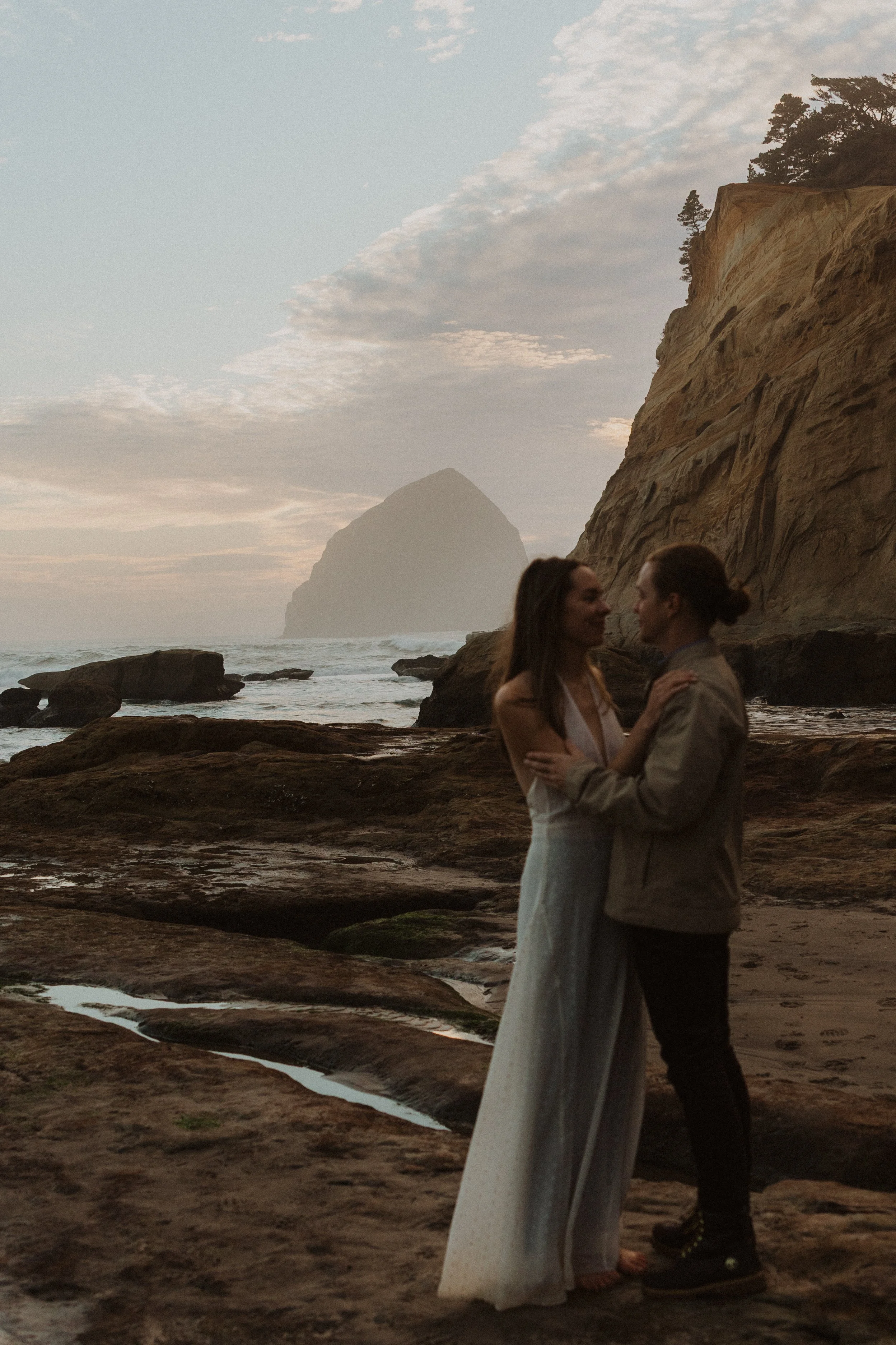 Cape-kiwanda-engagement-shoot-25.jpg