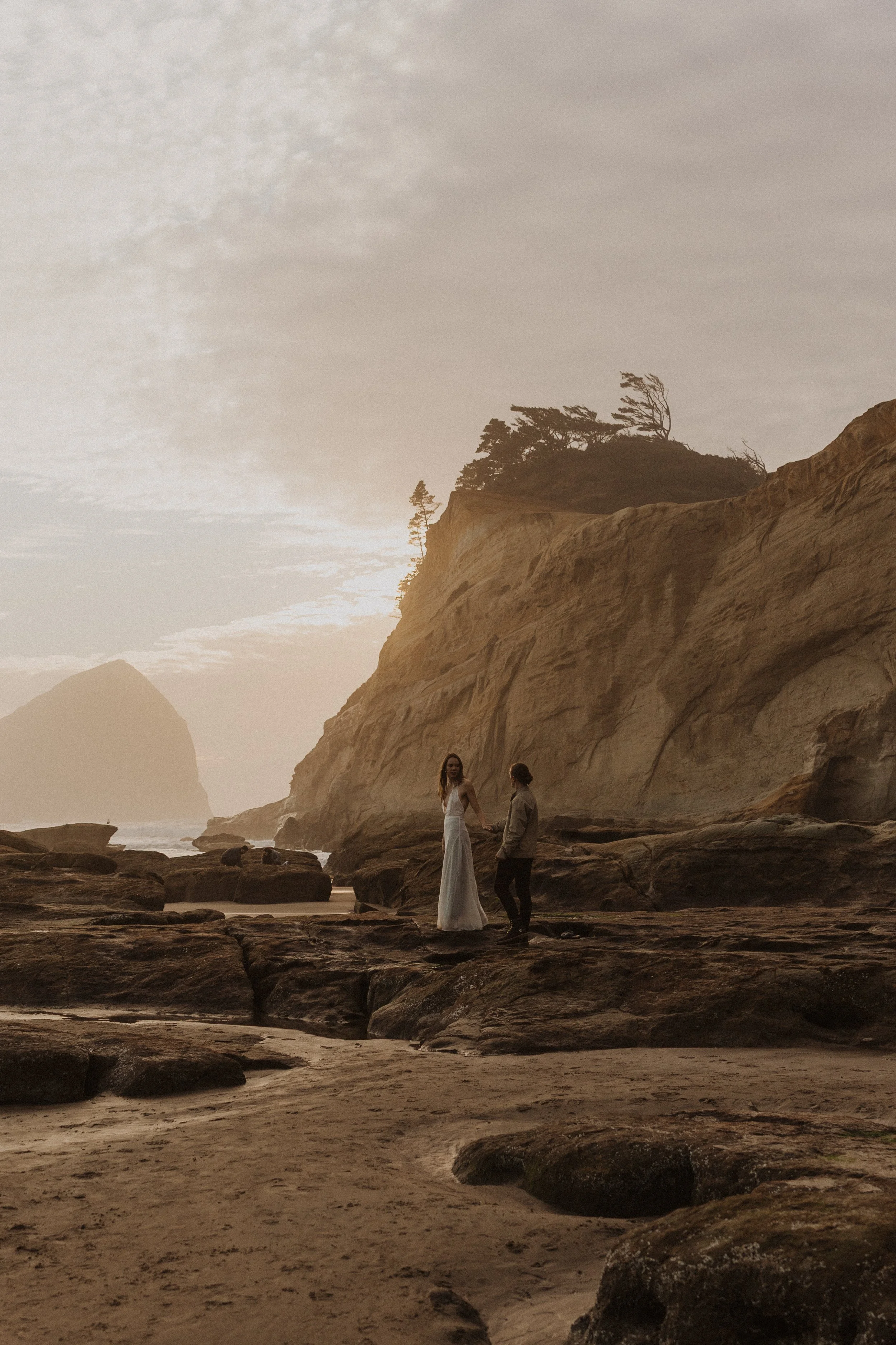 Cape-kiwanda-engagement-shoot-35.jpg