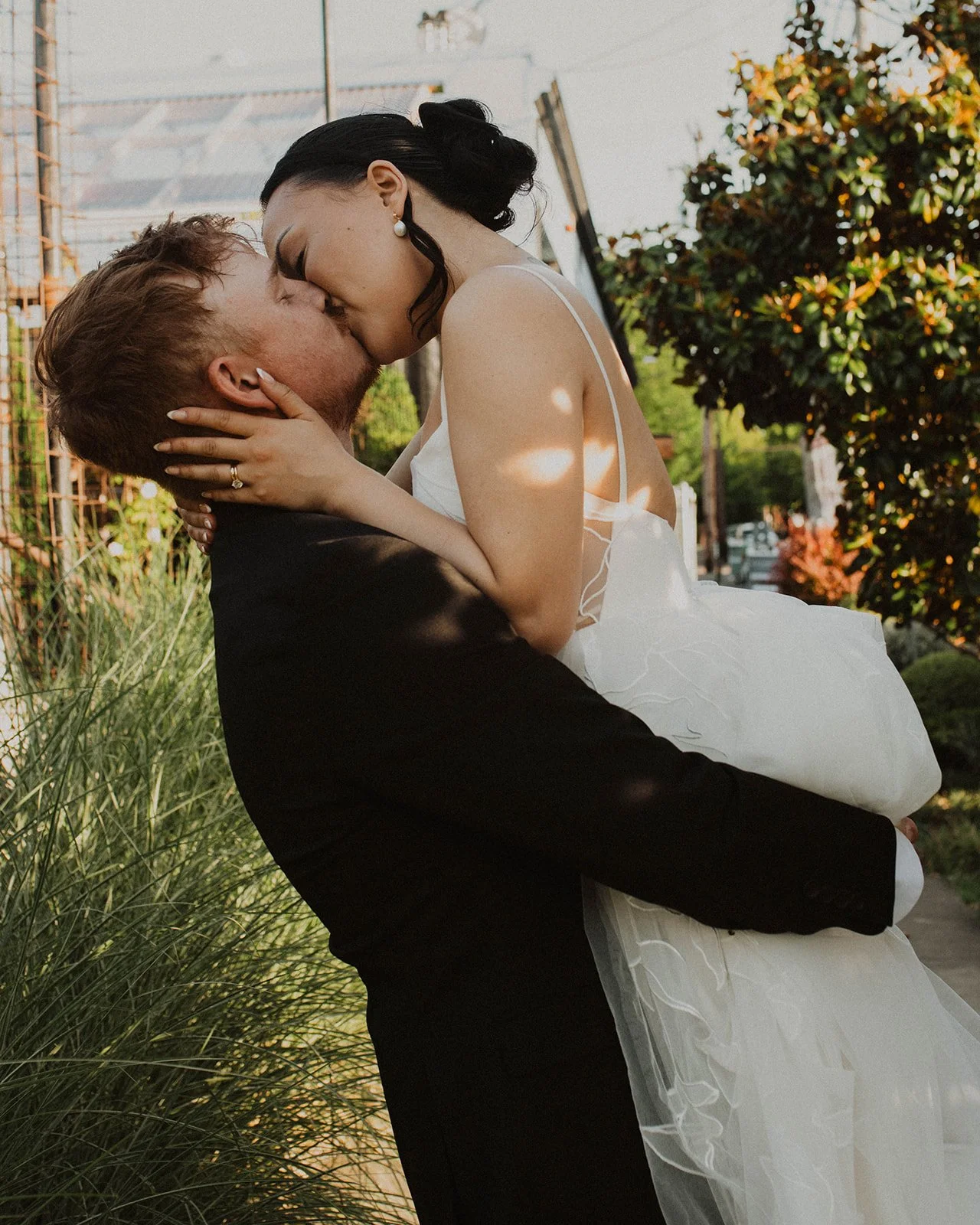 A Castaway Portland Wedding with a Traditional Tea Ceremony