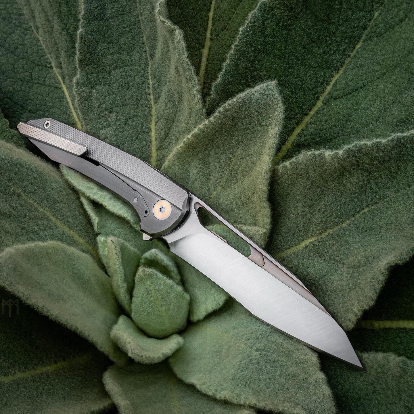 ☆ Phobetor ☆
.
.
.
#munroemade #munroeknives #munroemetalworks #knives #customknives #prototype #s90v
We will be making a small batch of these available for Pre-Order on the website tomorrow 10/18 at 3:00 PM MDT