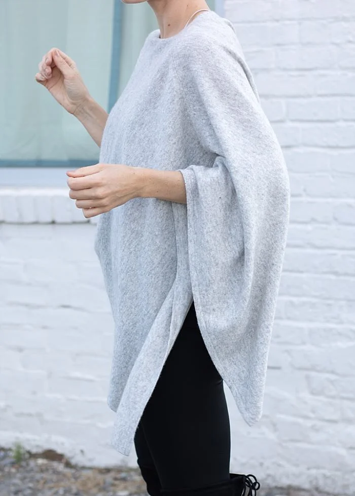 Chic-way-to-style-Alexo-Athletica-Carry-Crop-Leggings-with-Poncho_0048.jpg