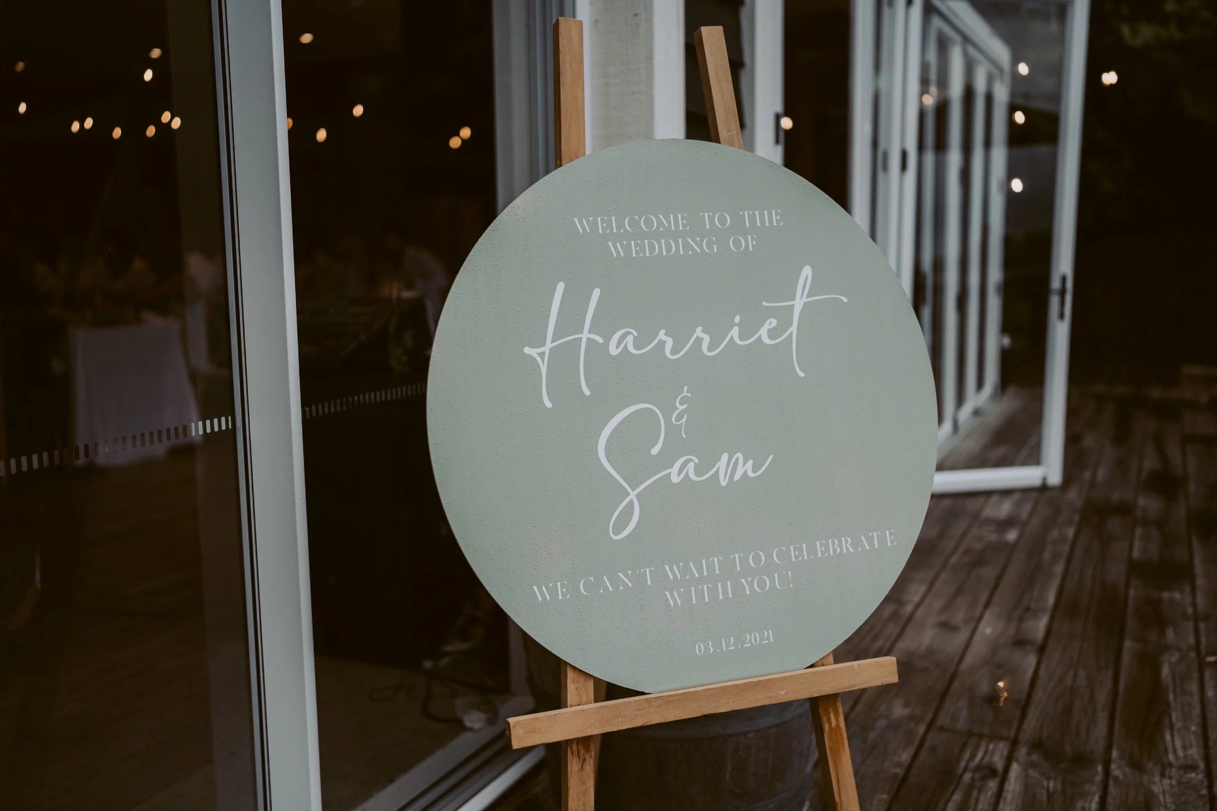 ROUND ACRYLIC SIGNAGE