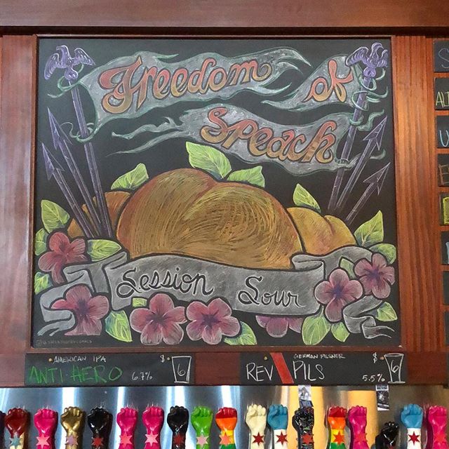 Suns out buns out ✨🍑🍻 Fresh chalk today for @revbrewchicago 🦅
.
.
.
.
#chicagobeer #chicagoartist #chalkboardart #brewerychalkboard #brewery #beer #peaches #chalkart