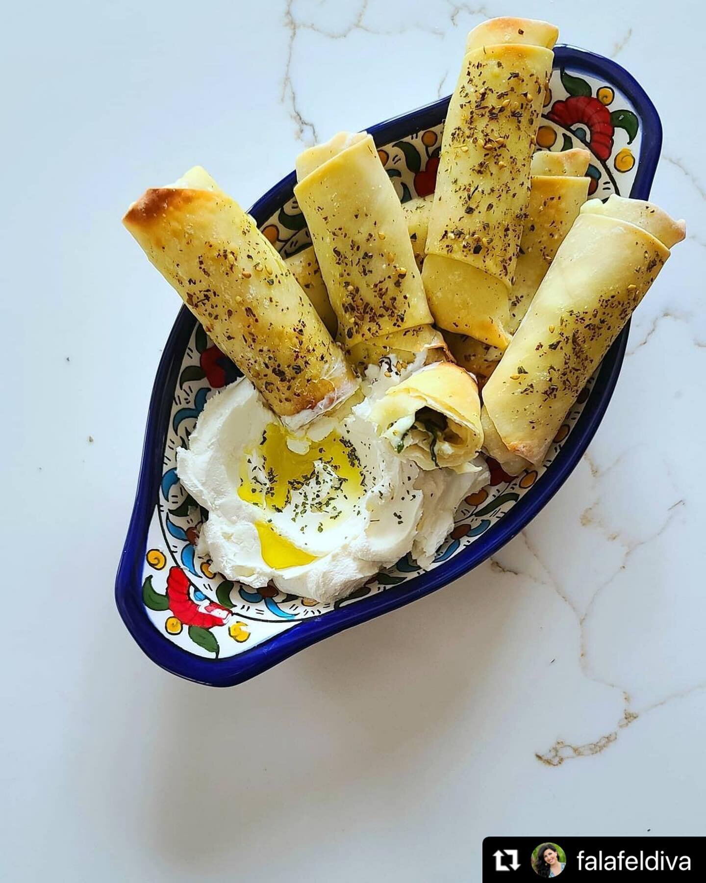 #MondayArabMeals we are featuring @falafeldiva&rsquo;s Za'atar Cheese Rolls ⬅️ swipe for directions 
I wanted to make something different for the kids this morning and remembered I had Spring Roll Wrappers and a block of Costco's Queso Fresco Cheese.