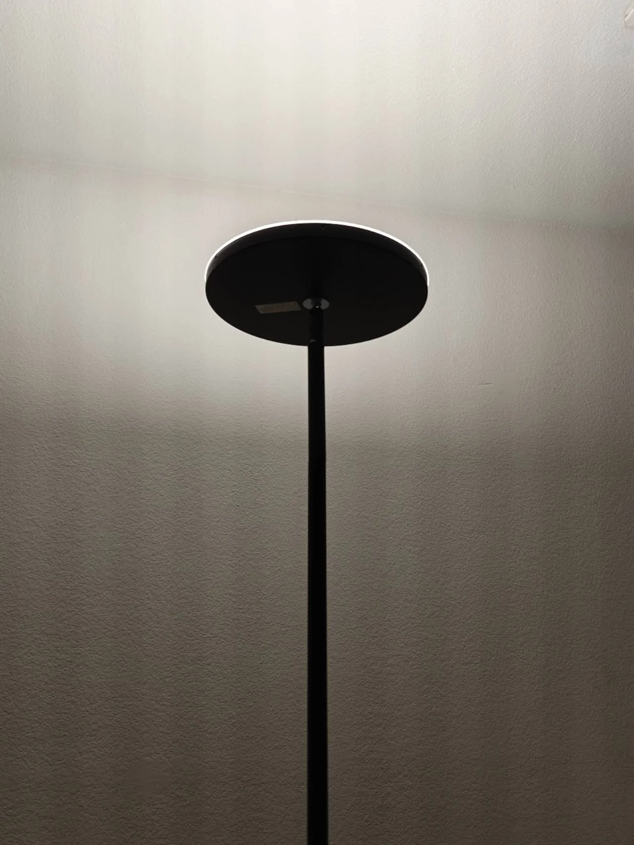 floor-lamp-free.jpg