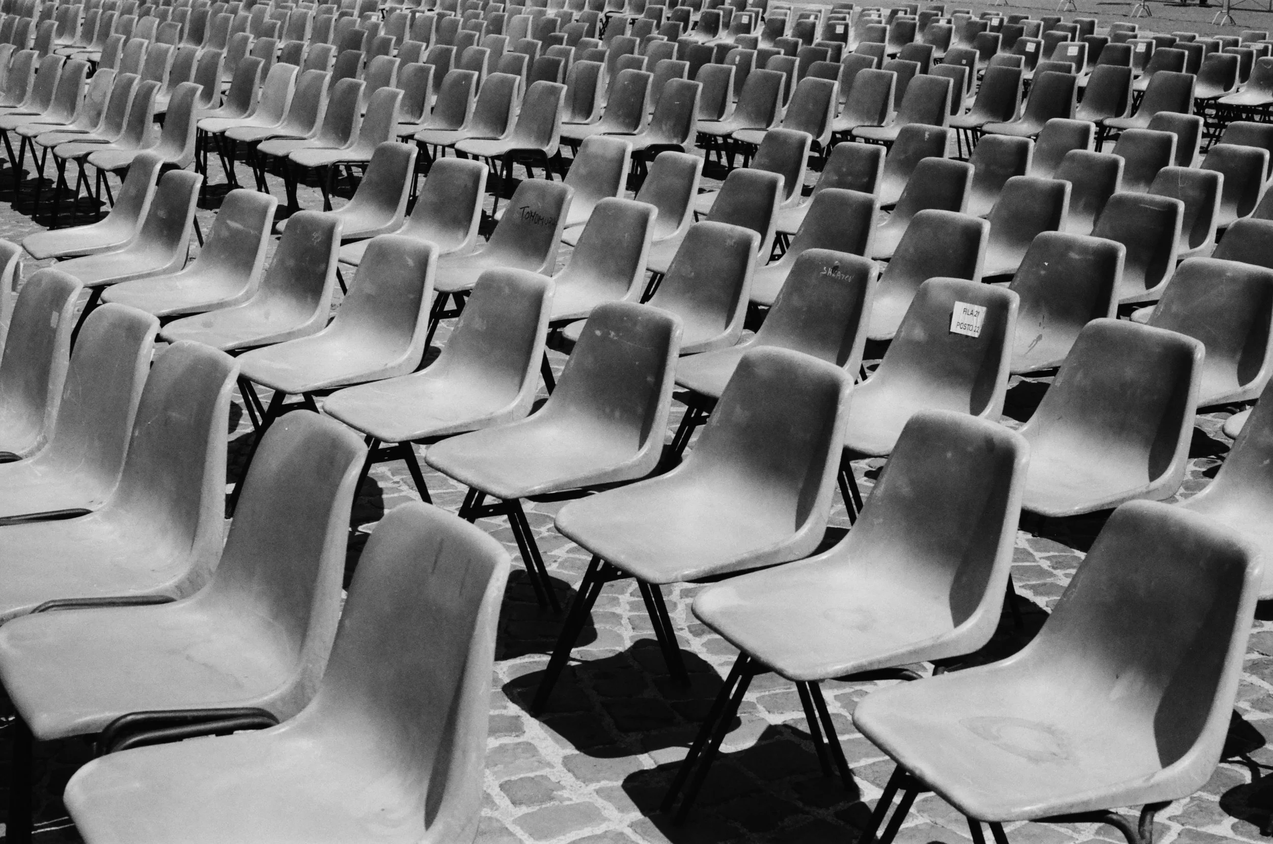 Chairs-000654680016.jpg