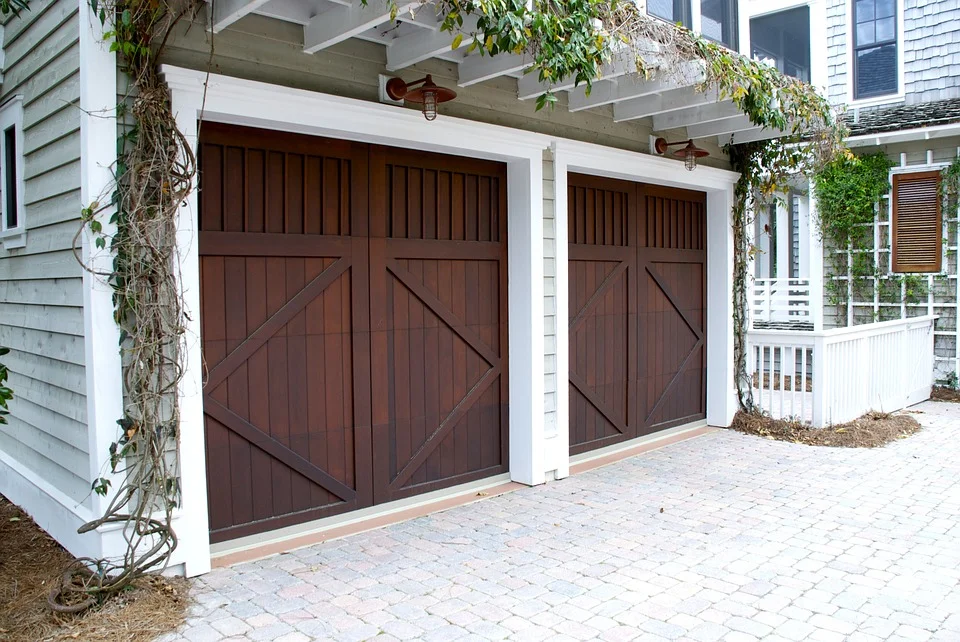 garage-door-2578739_960_720.jpg