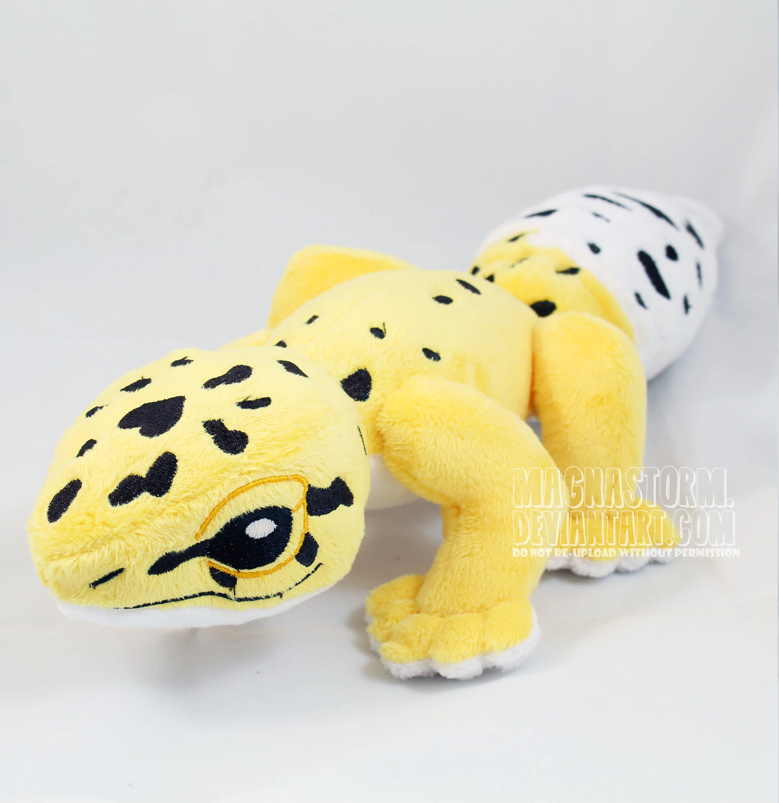 plastic leopard gecko toy