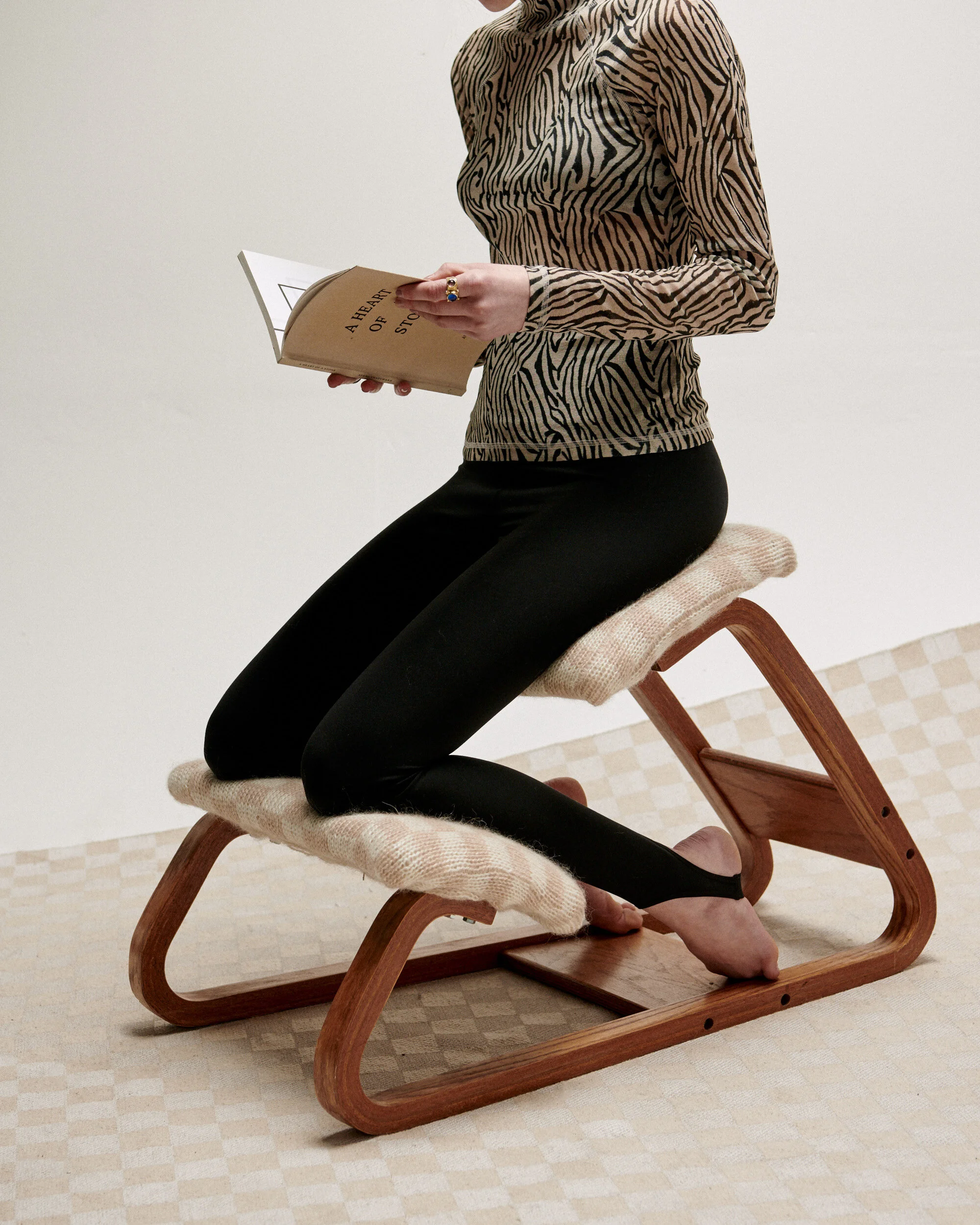 Memor Kneelers10119.jpg