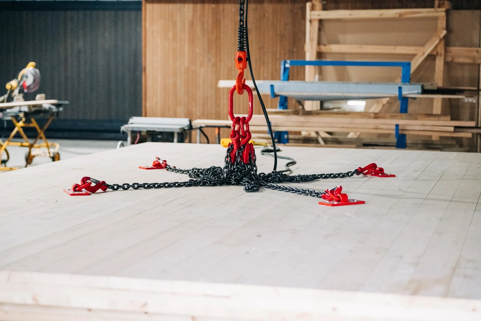 Rigging Cross Laminated Timber (CLT) Panels Using Rothoblaas Raptors