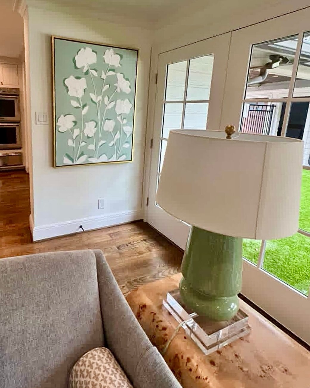 At home in Houston 📍Are you interested in a commission? Send me a message to get the scoop!
.
.
.
.
#laurenpadianart #dallasdesign #artforyourhome #originalart