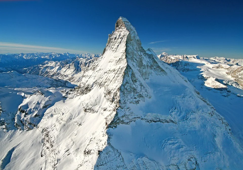 matterhorn-3019429_960_720.jpg