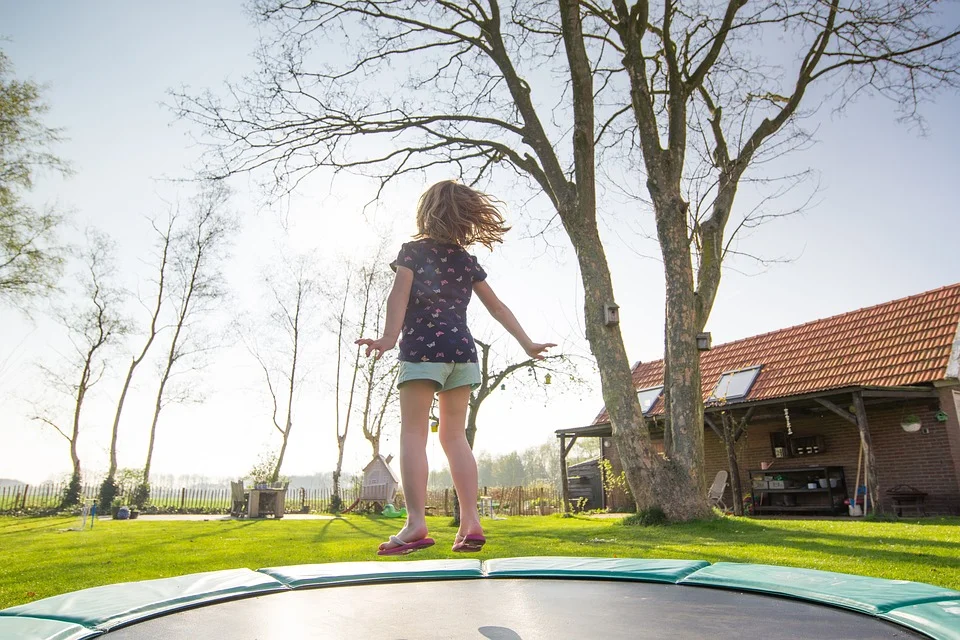 trampoline-2227667_960_720.jpg