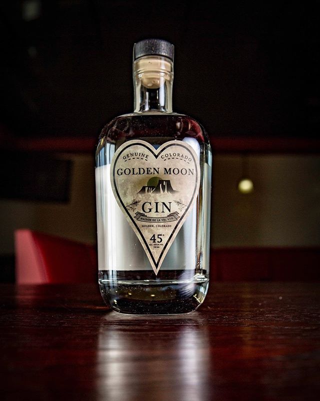 What are you drinking on?! #goldenmoon #gin #drinkytime #coloradolocal