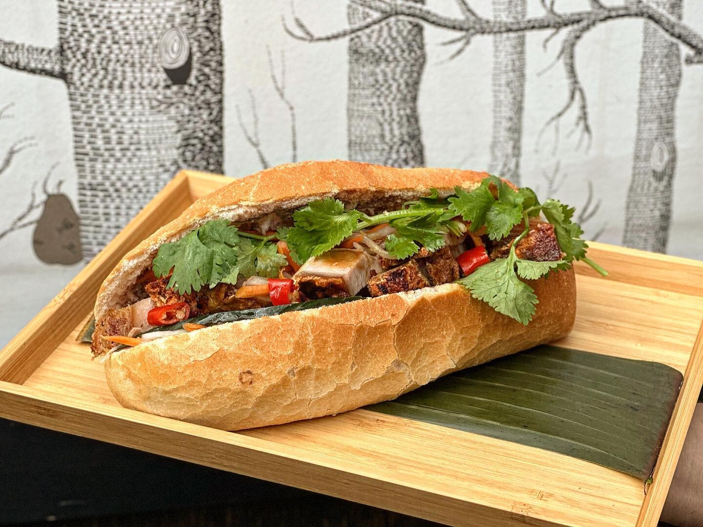 Lunchtime 

Crackling Pork Belly Banh Mi. It 's as good as it looks. 

Lunch: Friday/ Saturday/ Sunday 11.30-2:30pm

#adelaidechinatown #gougerstreetadelaide #banhmi #roastpork