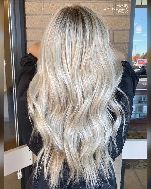 I have no before photo so I&rsquo;ll just do an extra after and a video 😂 I did a heavy highlight, bleach wash, toned with @wellahair