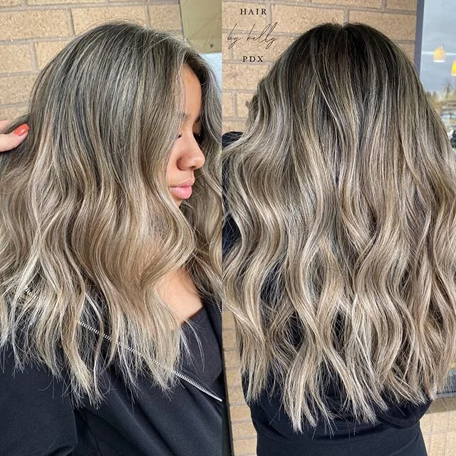 She&rsquo;s her way to lighter hair ✨ Do you like these tones? She tends to pull very warm so I used pearl tones to neutralize her.