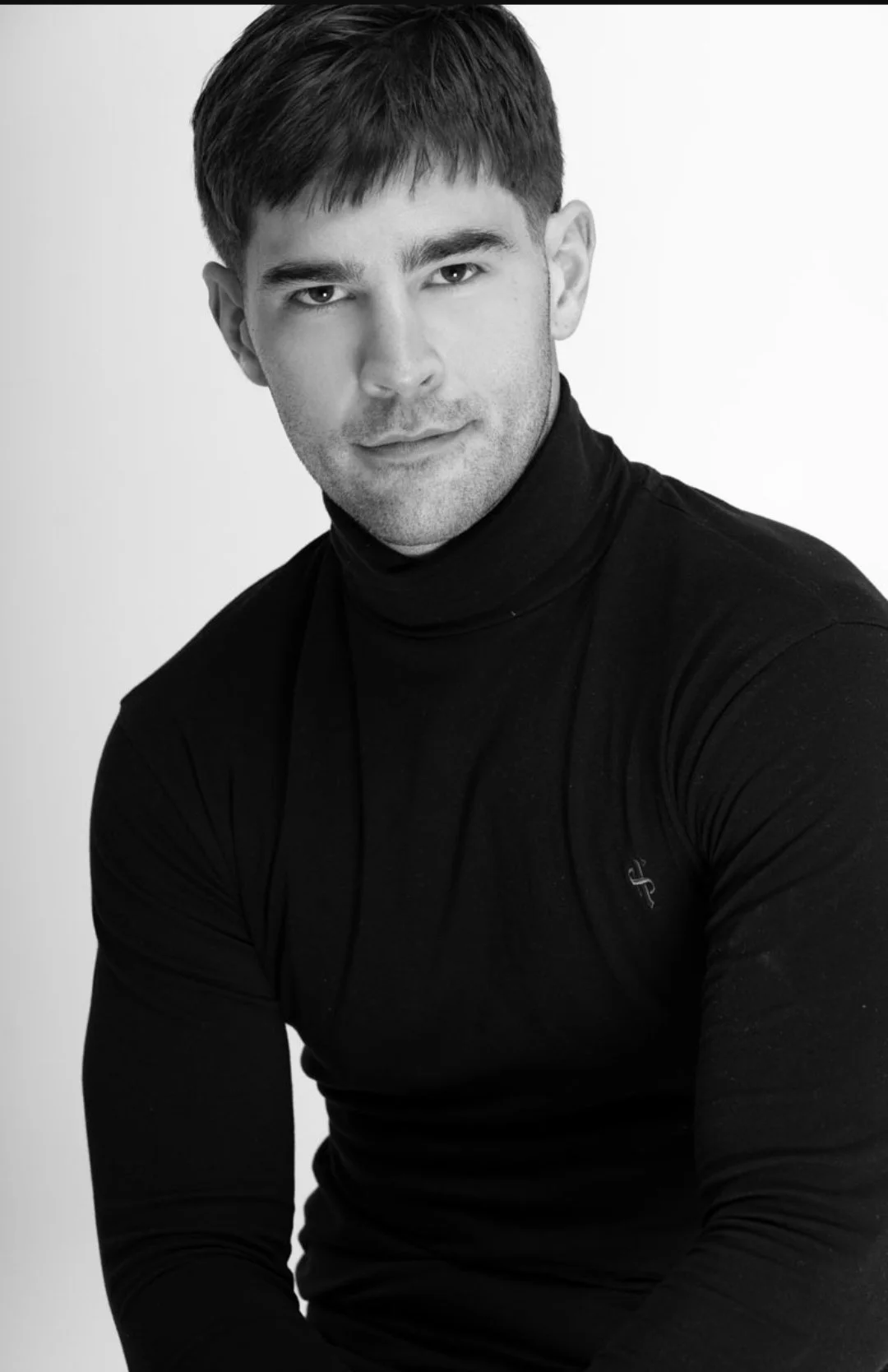 We are delighted to represent experienced fashion and commercial model David Ring.   Height 6ft '2  Trousers : 32W 34L   Shirt 42,   Collar 15  Shoe size : 10 UK  Playing Age : late 20’s to mid 30’s 