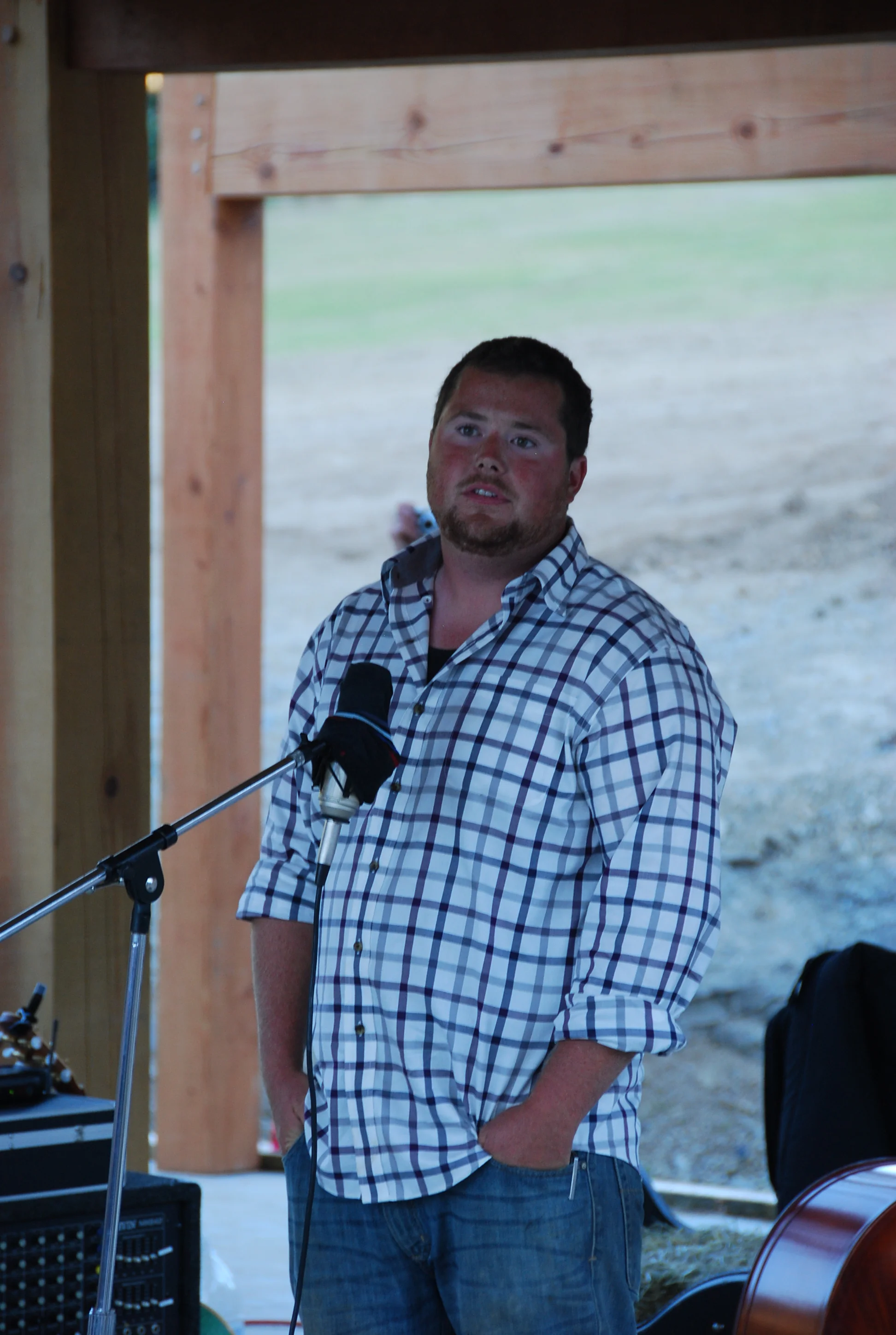 barn raising party 044.JPG