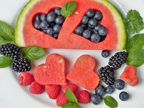 fruit-fruits-heart-blueberries-442408.jpeg