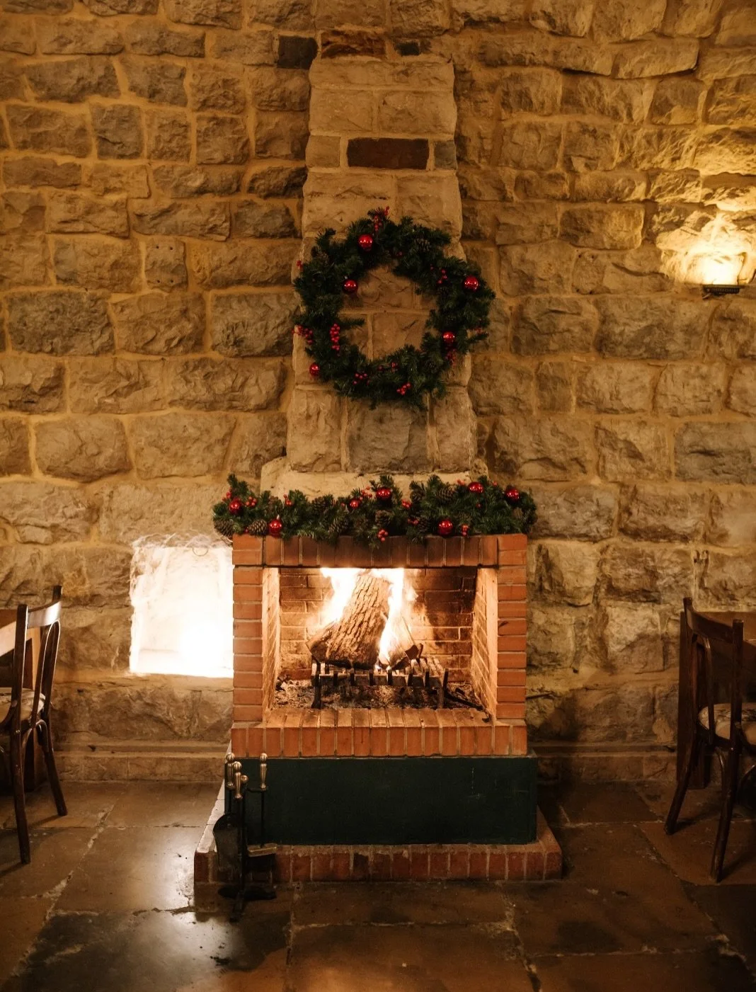 Warm December evenings at the Qave. 📸 @marcs7