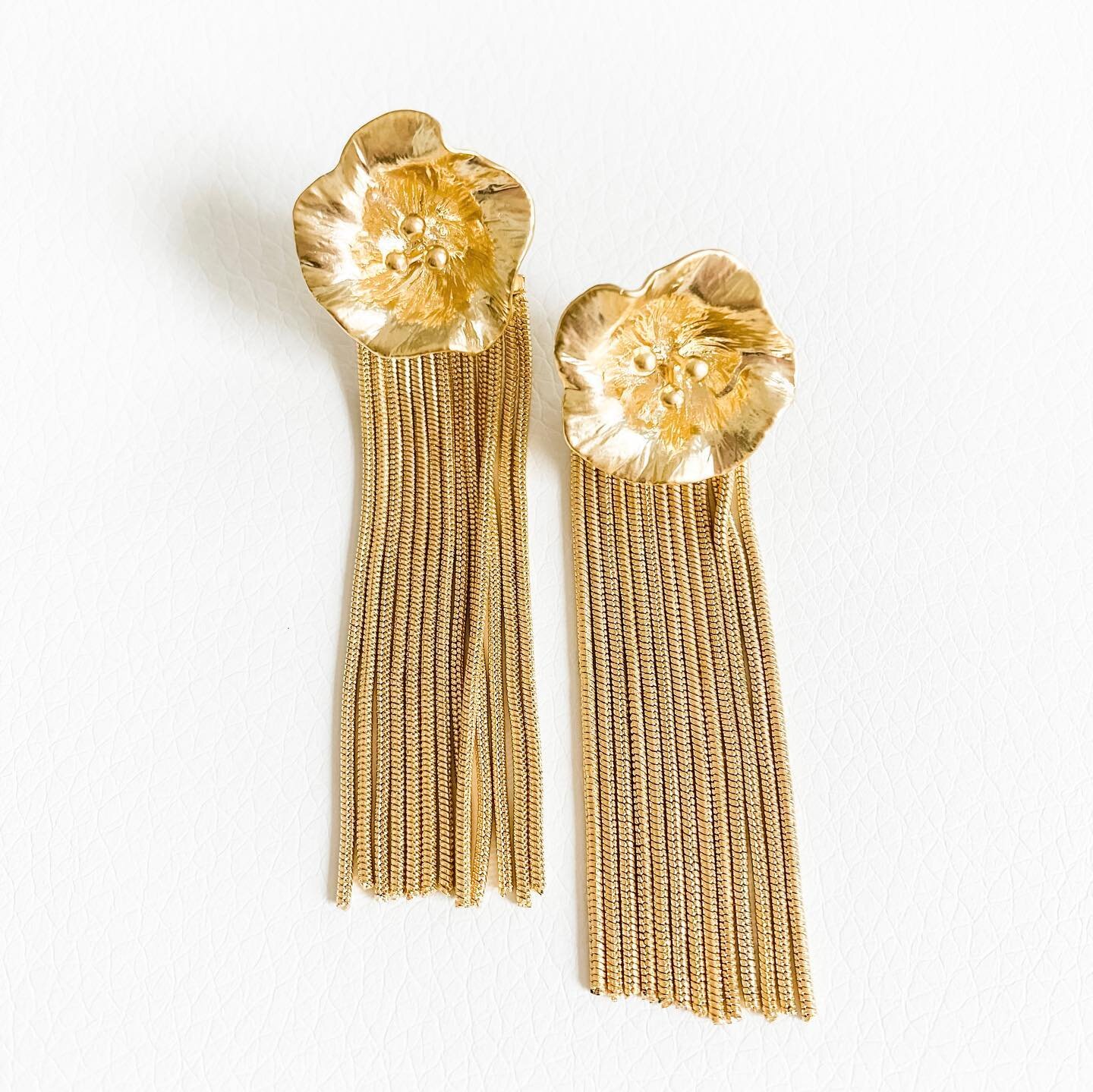 floral fringe earrings 🌼 are the perfect accessory for your spring wardrobe 

#catherinethomsjewelry #springfashion #floralearrings #fringeearrings