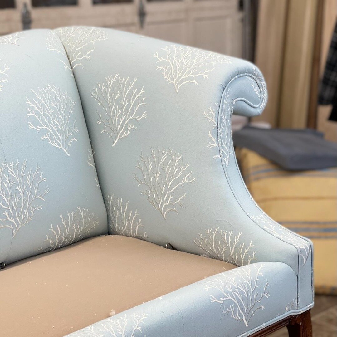 We're looking to Spring with this calming coral motif fabric!
-
-
-
-
#nauticalfabric #naturefabric #coral #upholstery #furniturerestoration #furnitureupholstery #moderndesign #interiordesign #interiordesigner #livingroomdesign #livingroomfurniture #