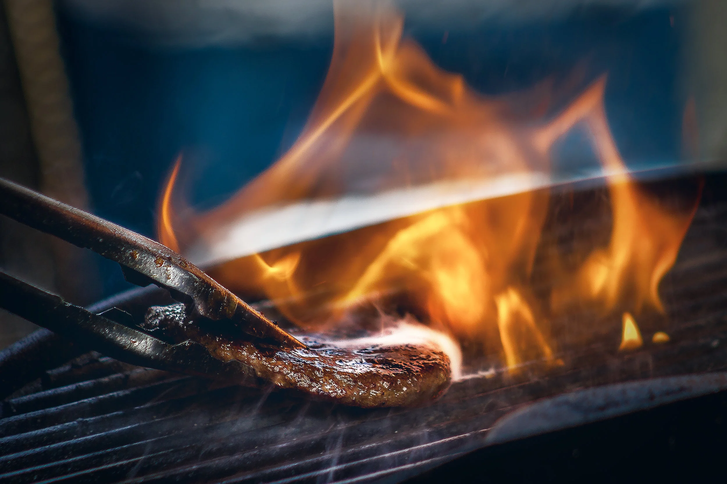 Burgers & Beer La Cantera Resort & Spa - Clubhouse Parking 1:00 PM to 5:00 PM | $65 General Admission/$100 At the Door | $100 VIP (Advance Purchase Only, Limited Availability) | $10 Ages 6-20 (Ages 5 and under are free) The smoky finale to end all the indulgence of a long-weekend, and it’s not over yet! Bring out the casual wear and prepare to devour all the flavor the grills produce as some of San Antonio’s best chefs leave their kitchens and create the biggest and best backyard party. The afternoon is complete with your choice of what goes best with a burger – beer, wine or a cocktail and, of course, live music.