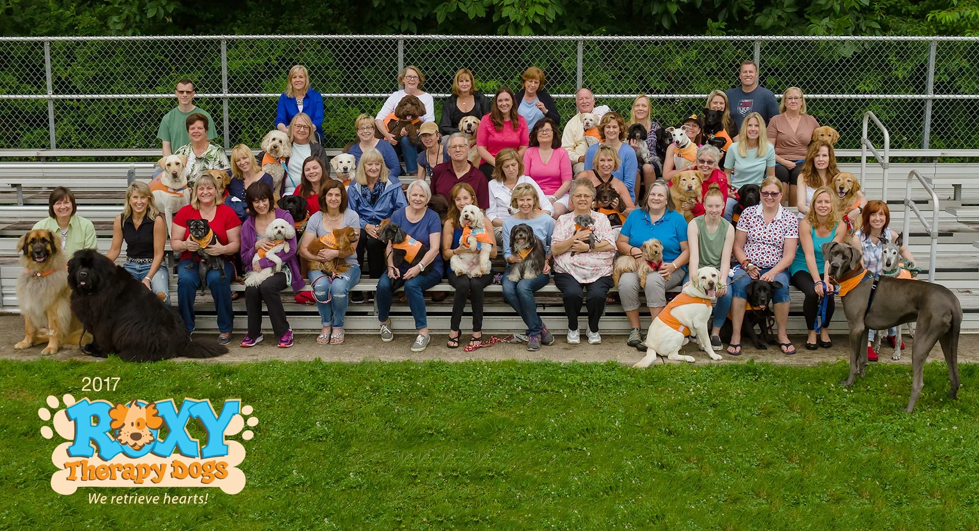 2017 Roxy Therapy Dogs Team Photo
