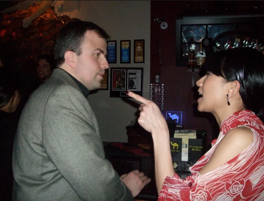 pros+%26+cons+of+guilting+guests+into+tipping+hospitalityhelpline.com.jpg
