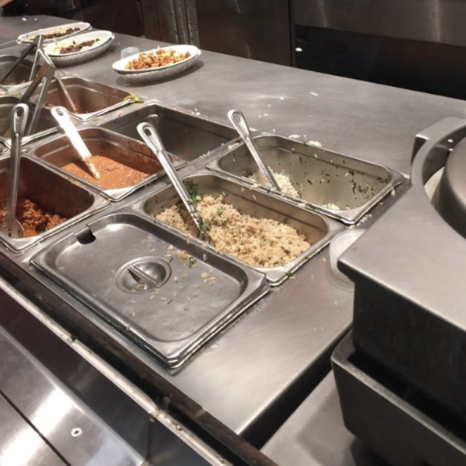 food held in a steam table cover shot for ubiquity advisor aticle www.hospitalityhelpline.com:new-blog-1:2019:5:29:steam-table-ops.png