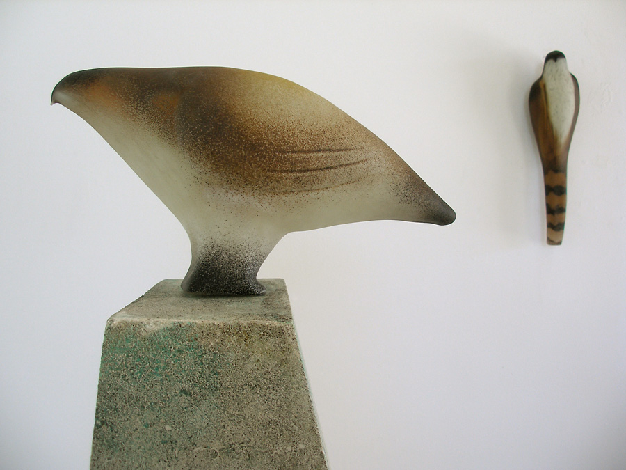  "Quail Hawk"(with Accipiter), 2010 Hand blown pigmented glass Gaffer: Ross Richmond 15 x 8 x 14      