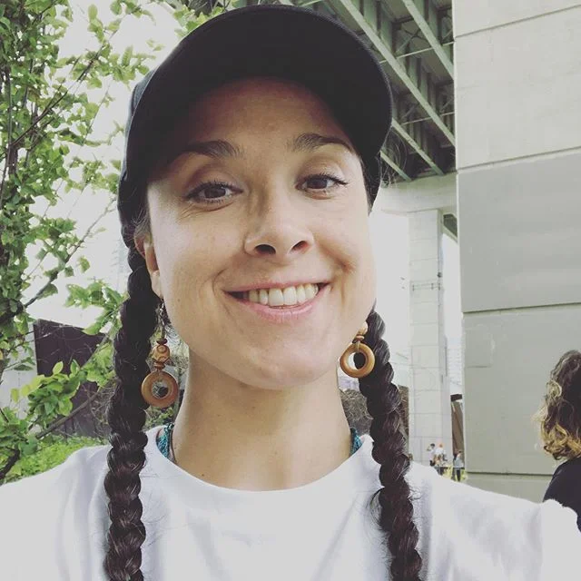 Come get some delicious vegan yogurt and ice cream at Vegandale!!
#silkyogurt #sodeliciousdairyfree #vegandalefest #brandambassador #toronto #artistlife #dancerlife